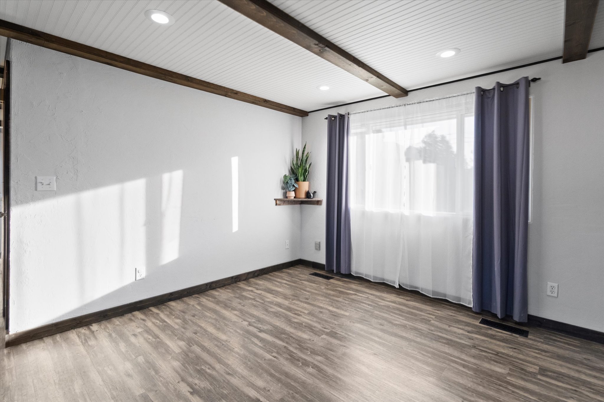 556 6th Avenue East North