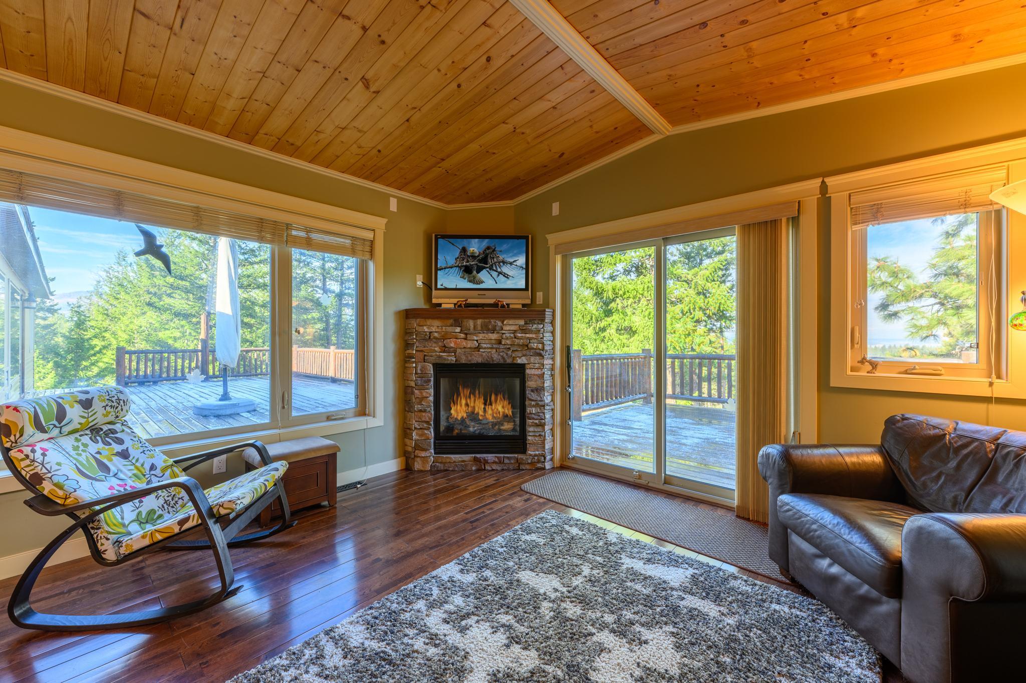 6877 Black Lake Road