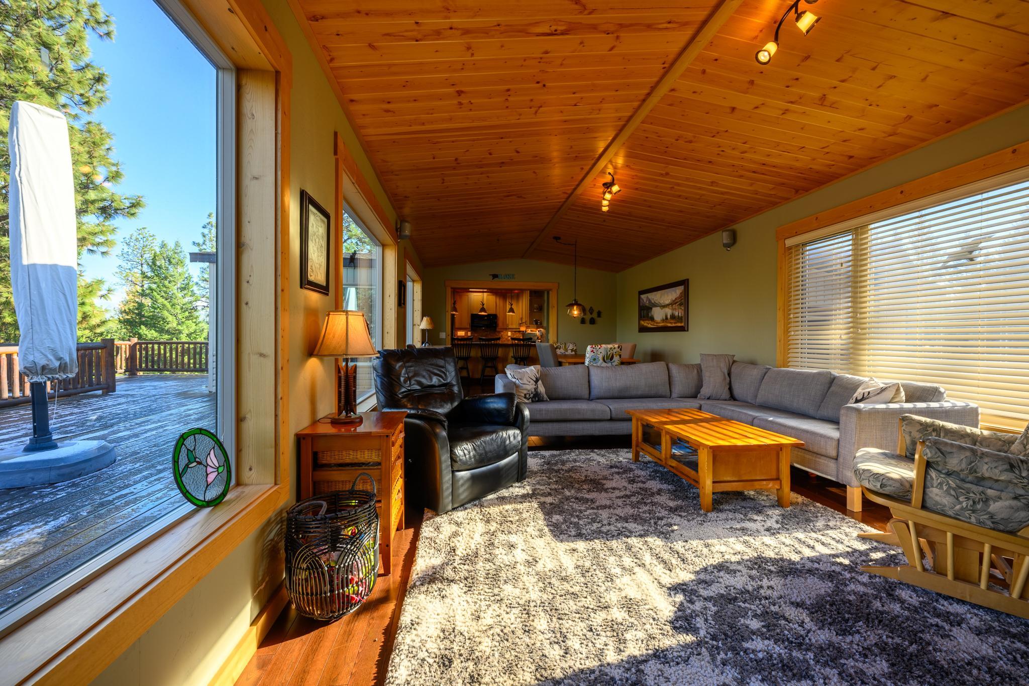 6877 Black Lake Road