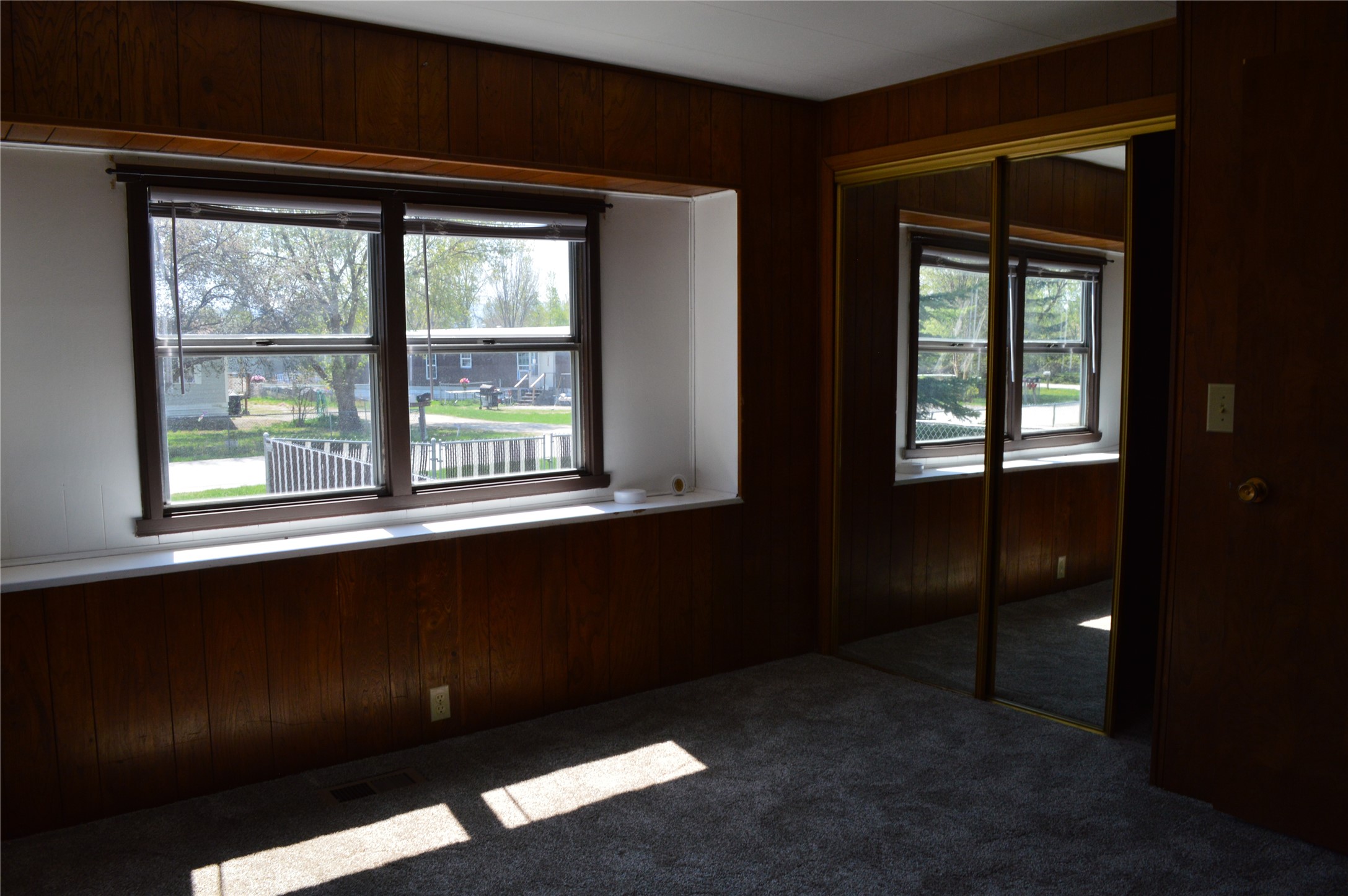 627 E Evergreen Drive