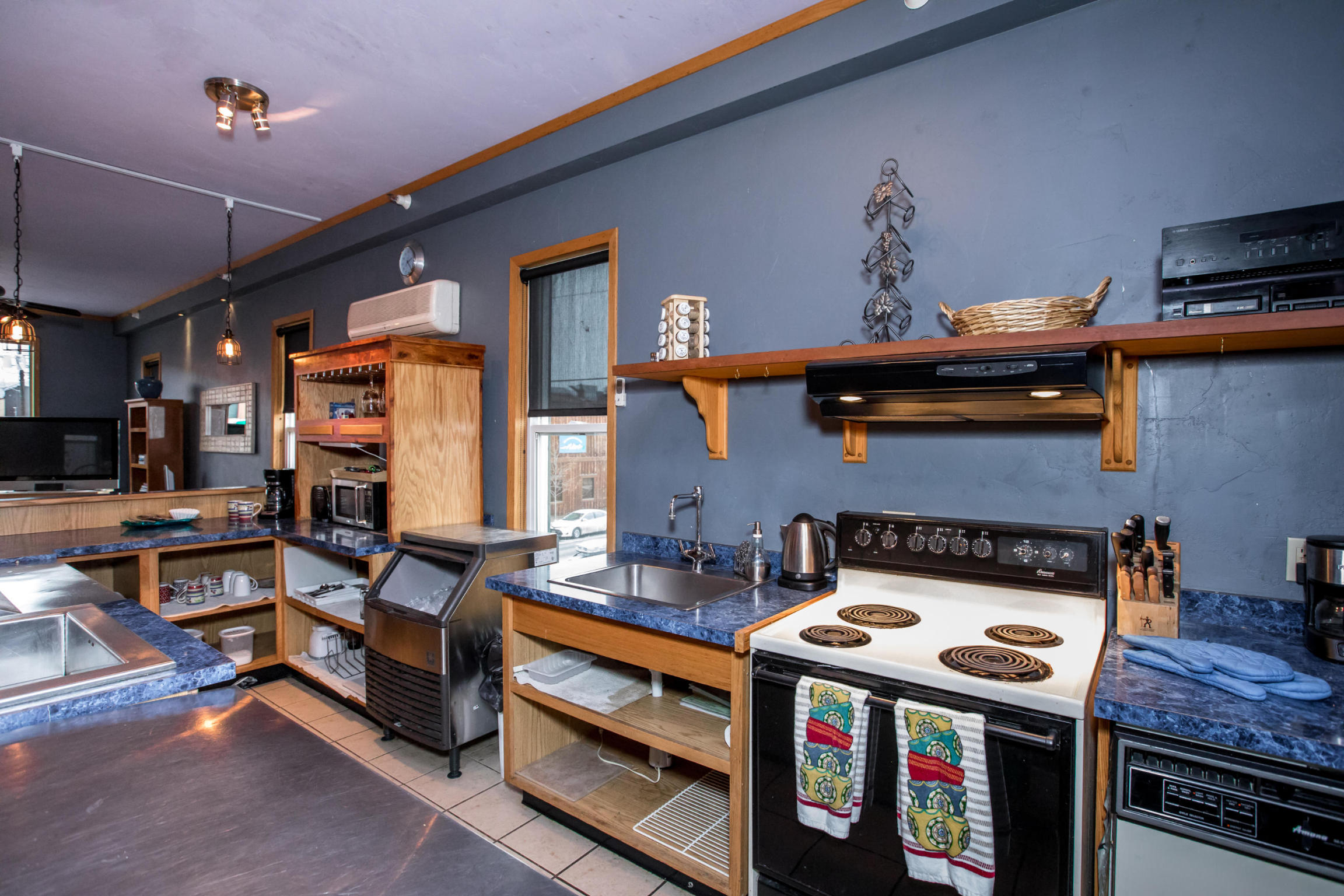 419 E 2nd Street