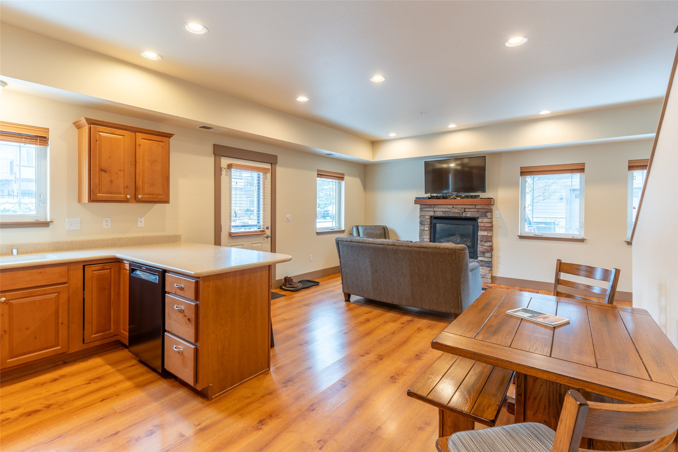 402 Sperry Court
