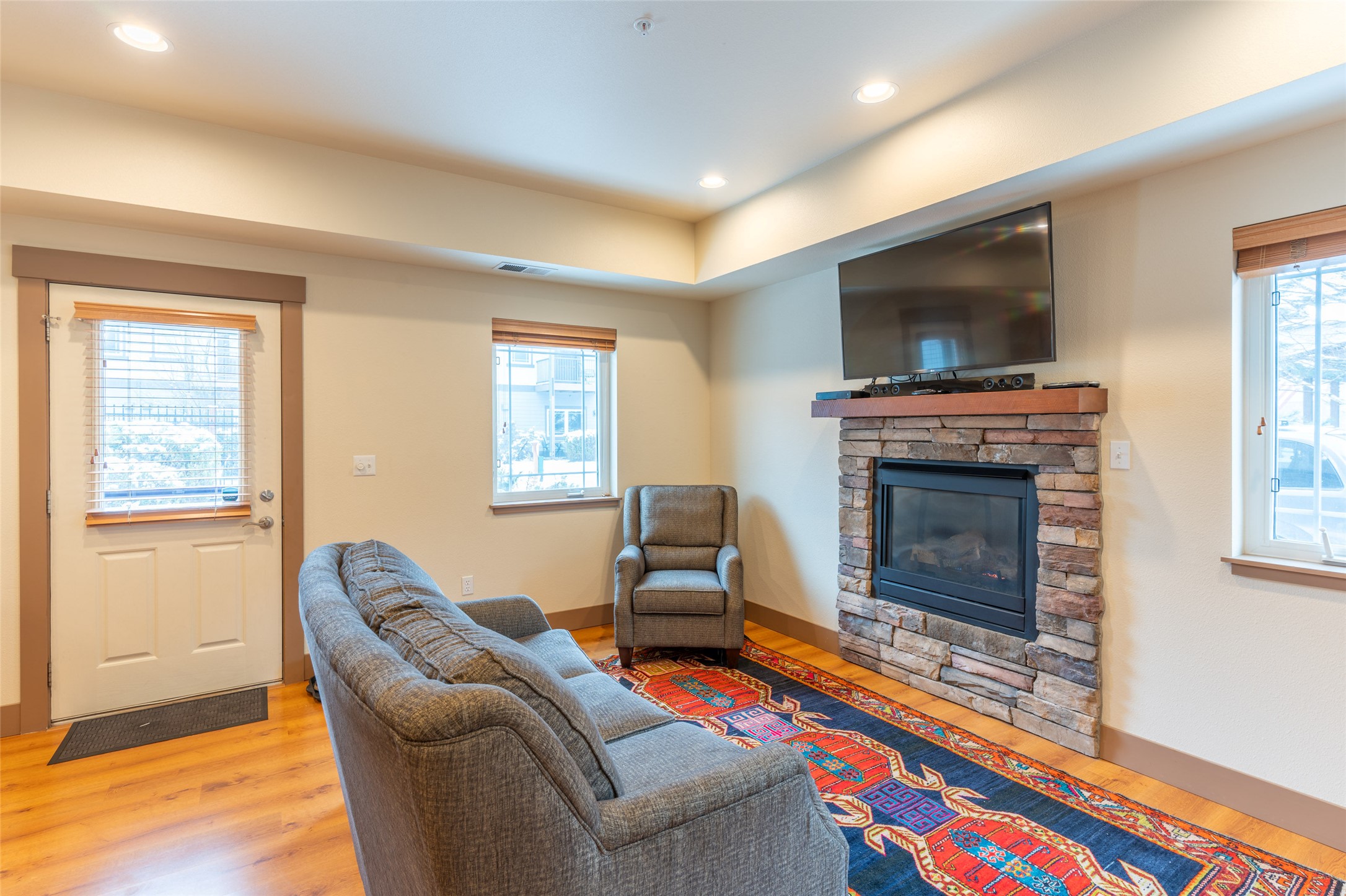 402 Sperry Court