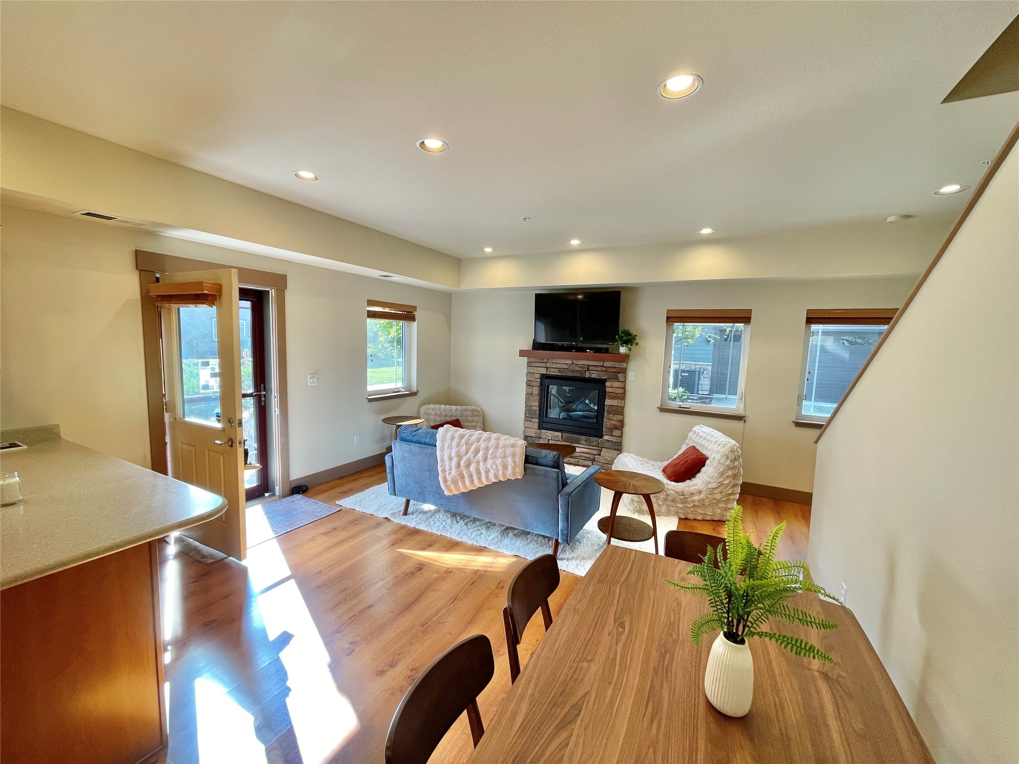 402 Sperry Court