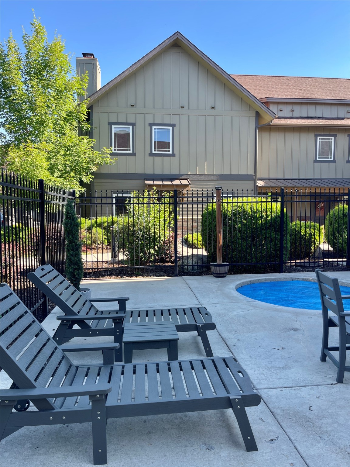 402 Sperry Court