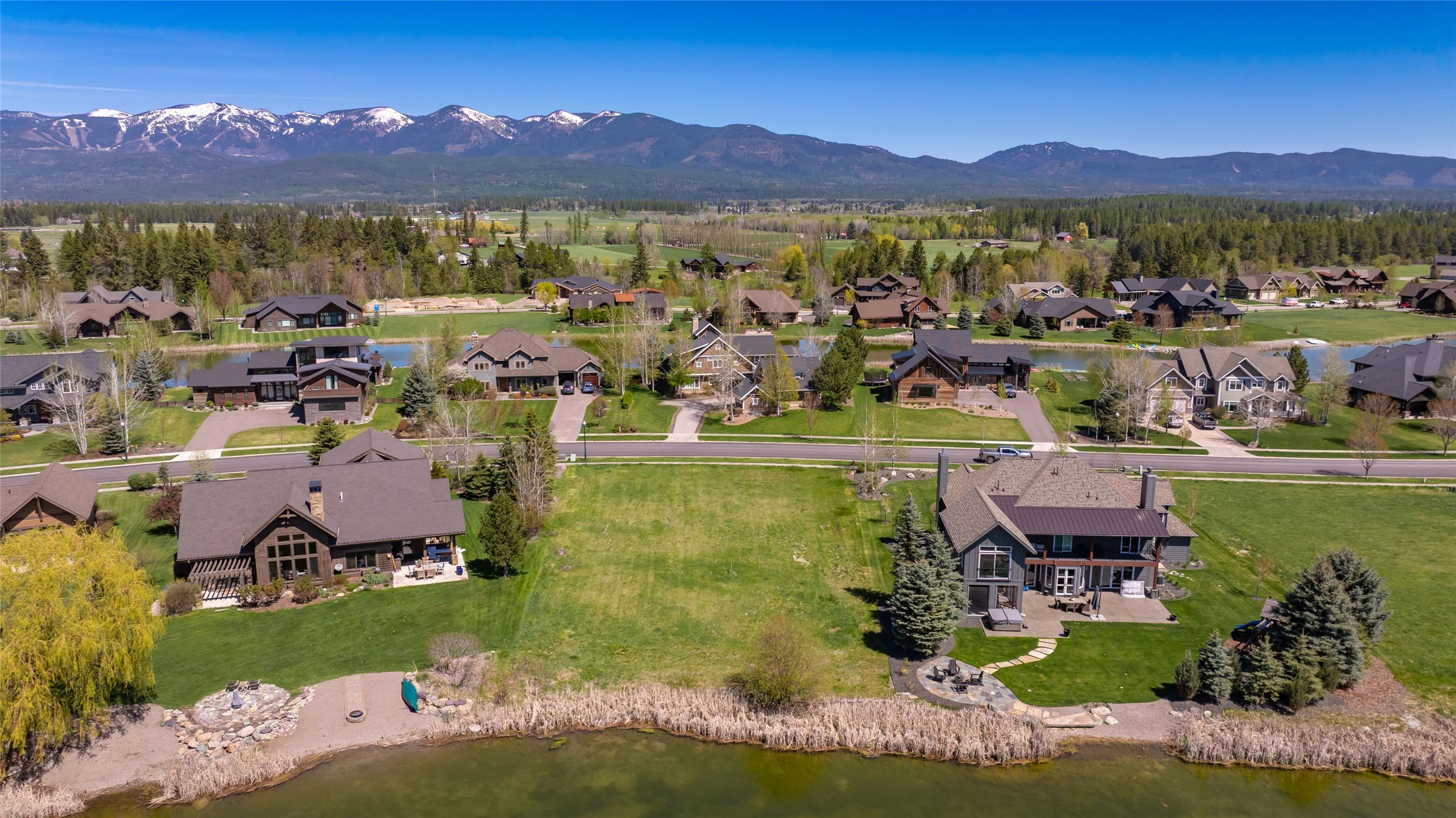 3067 River Lakes Drive