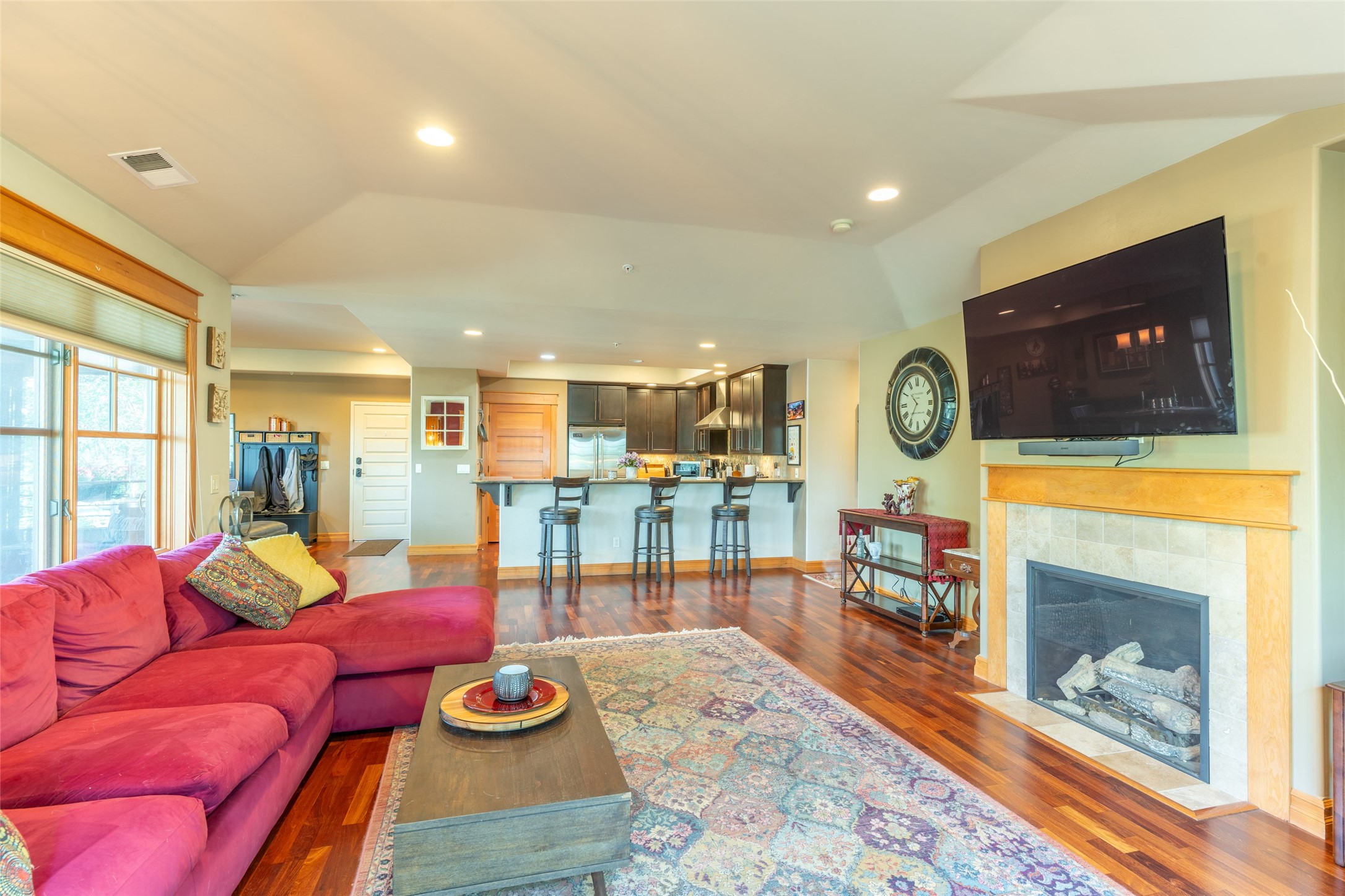 645 Woodland Place 9