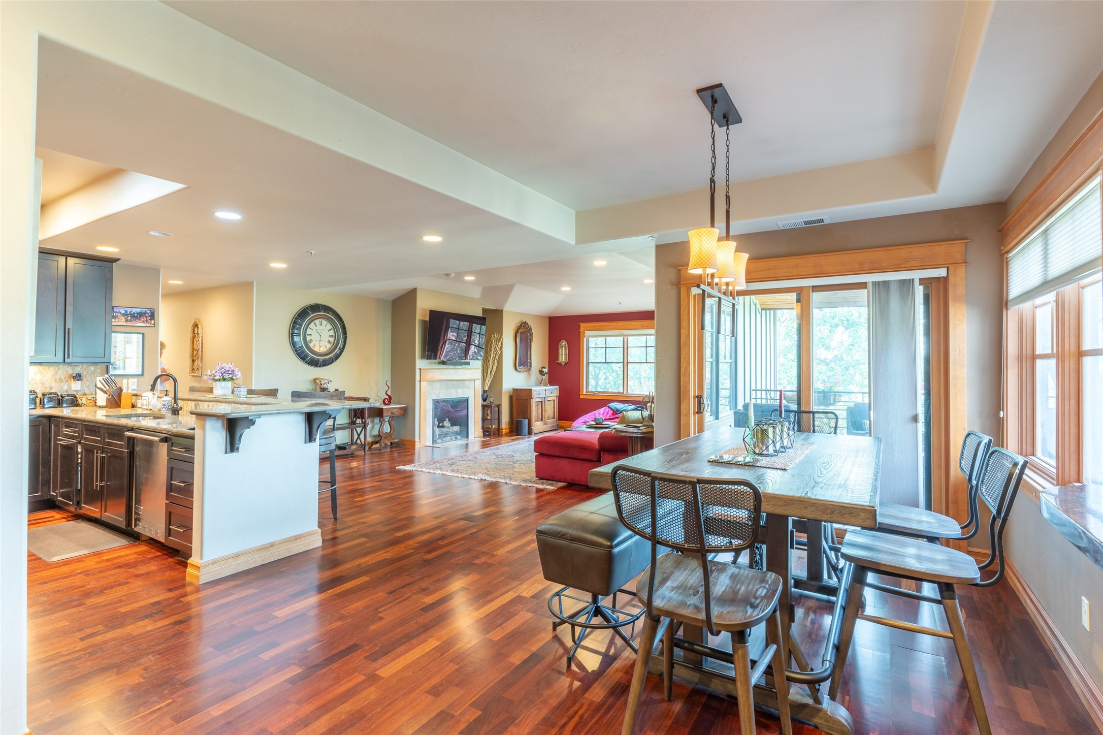 645 Woodland Place 9