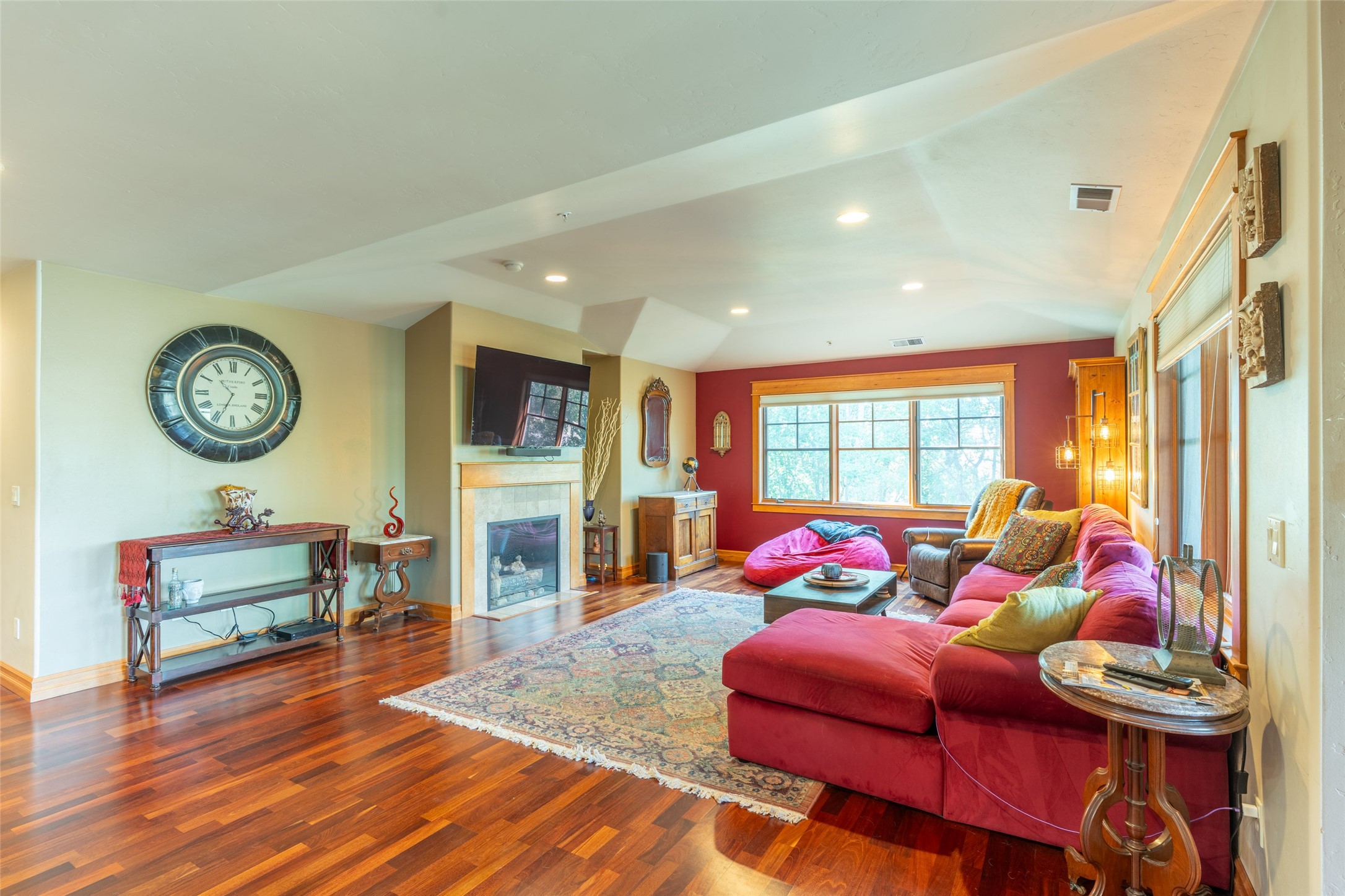 645 Woodland Place 9