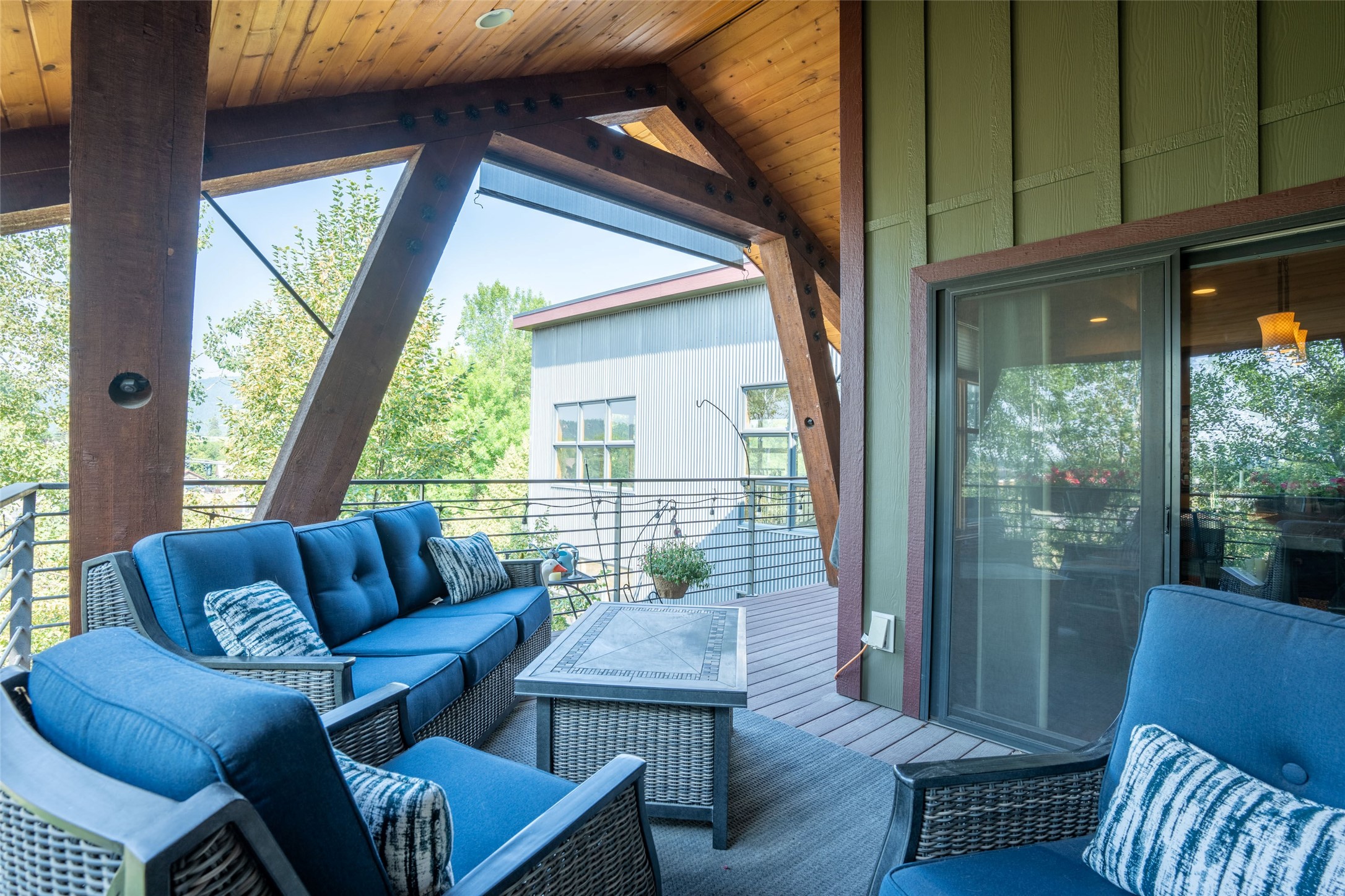 645 Woodland Place 9