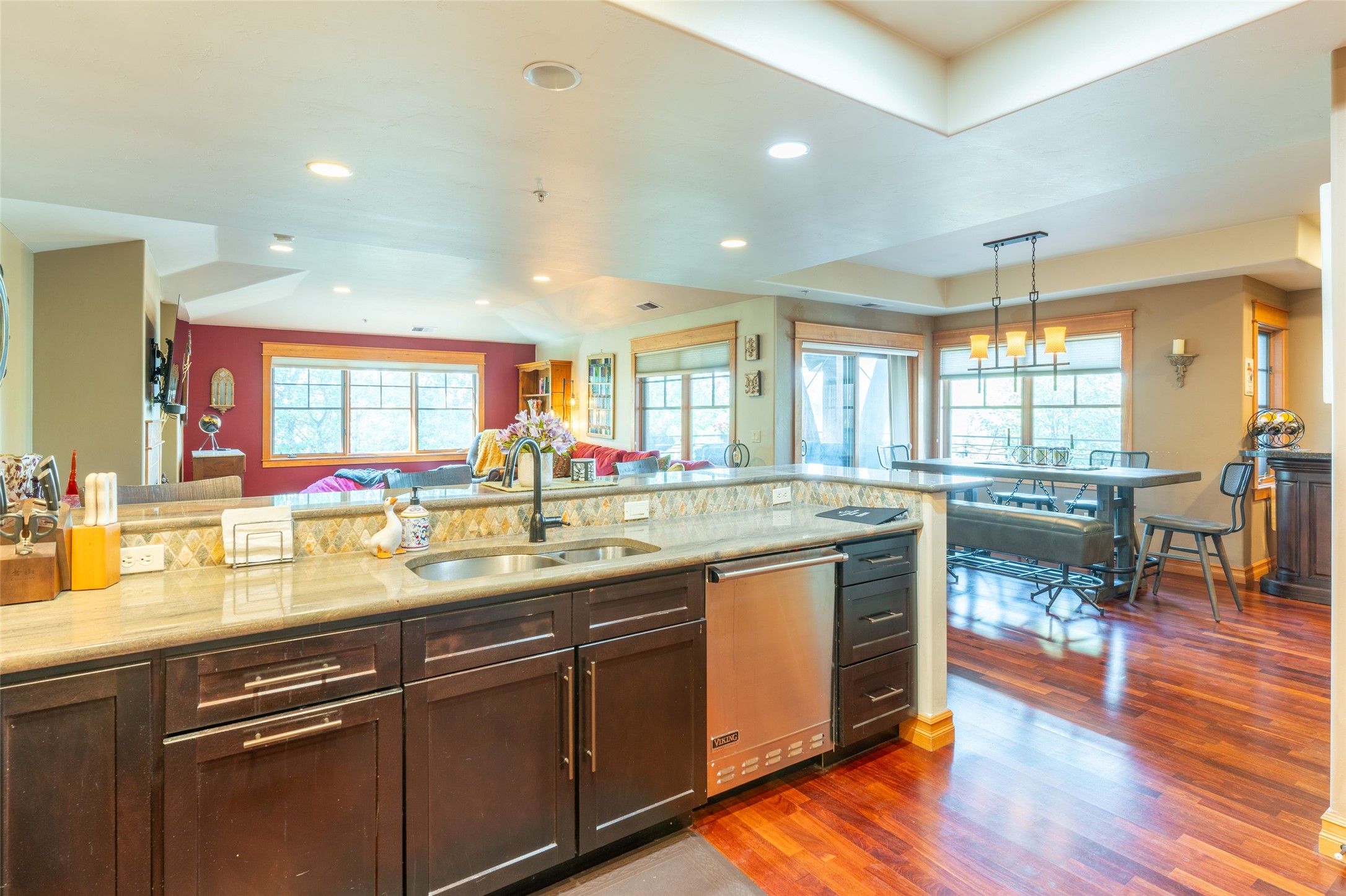 645 Woodland Place 9