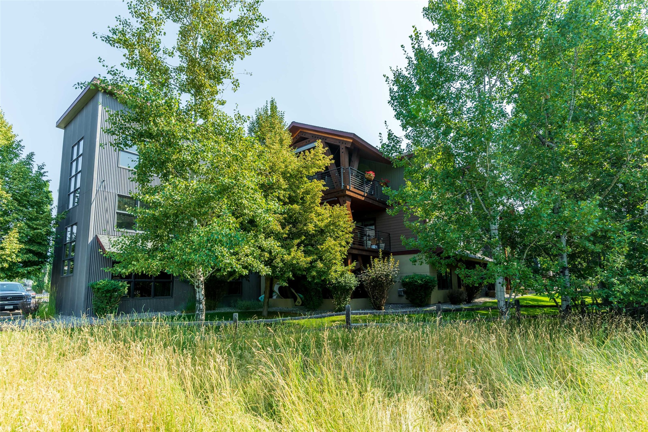 645 Woodland Place 9