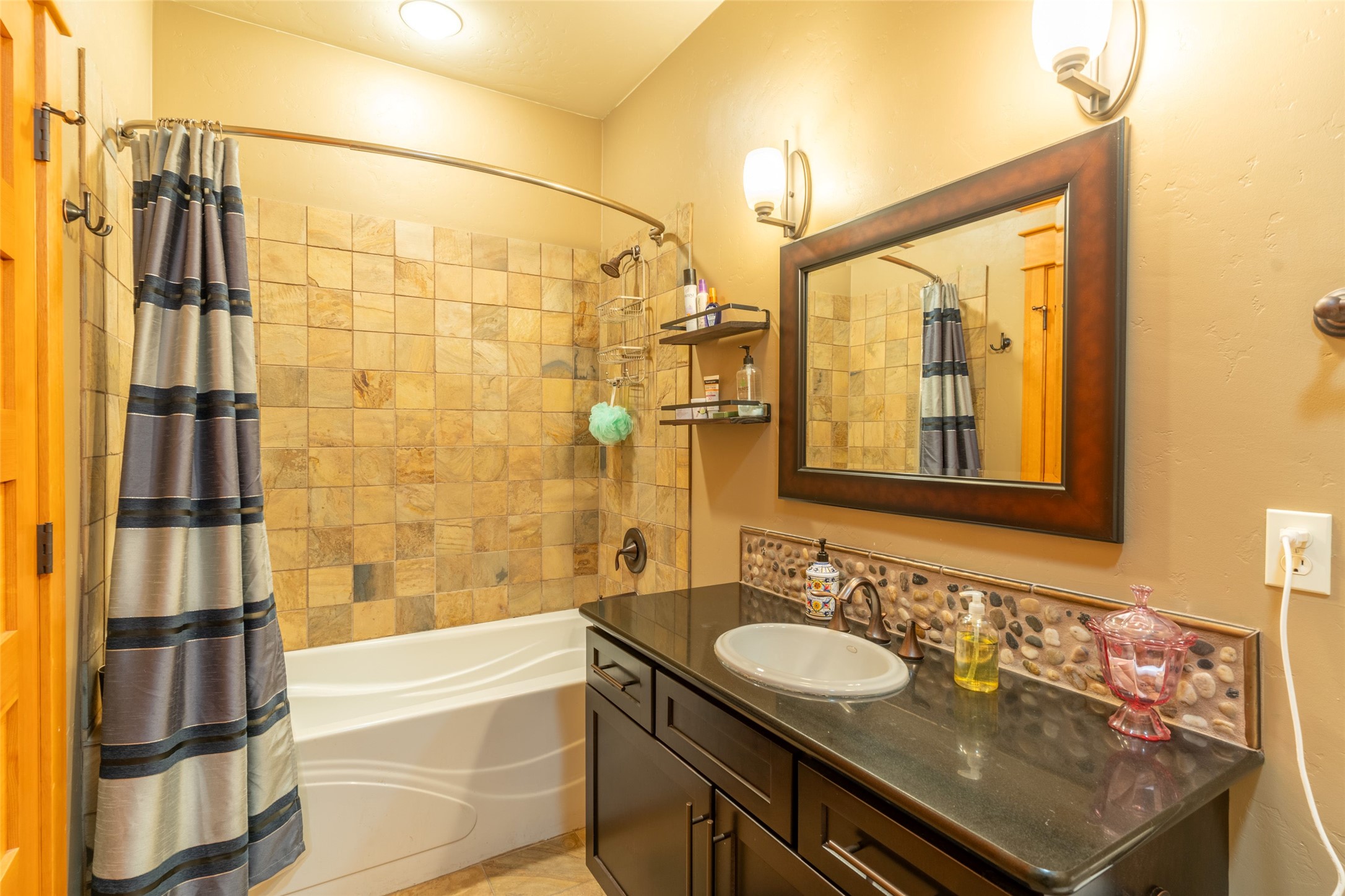 645 Woodland Place 9