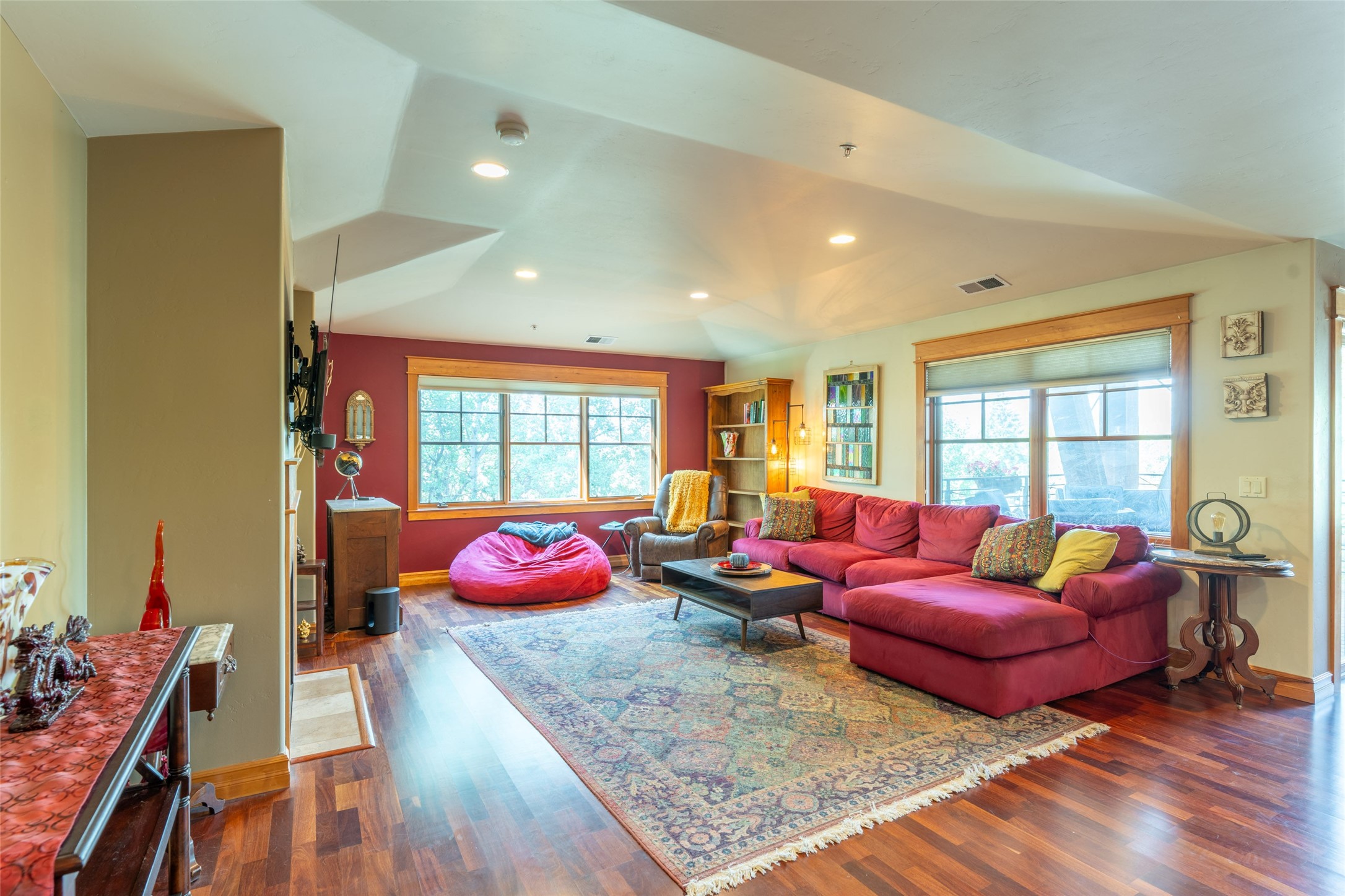 645 Woodland Place 9