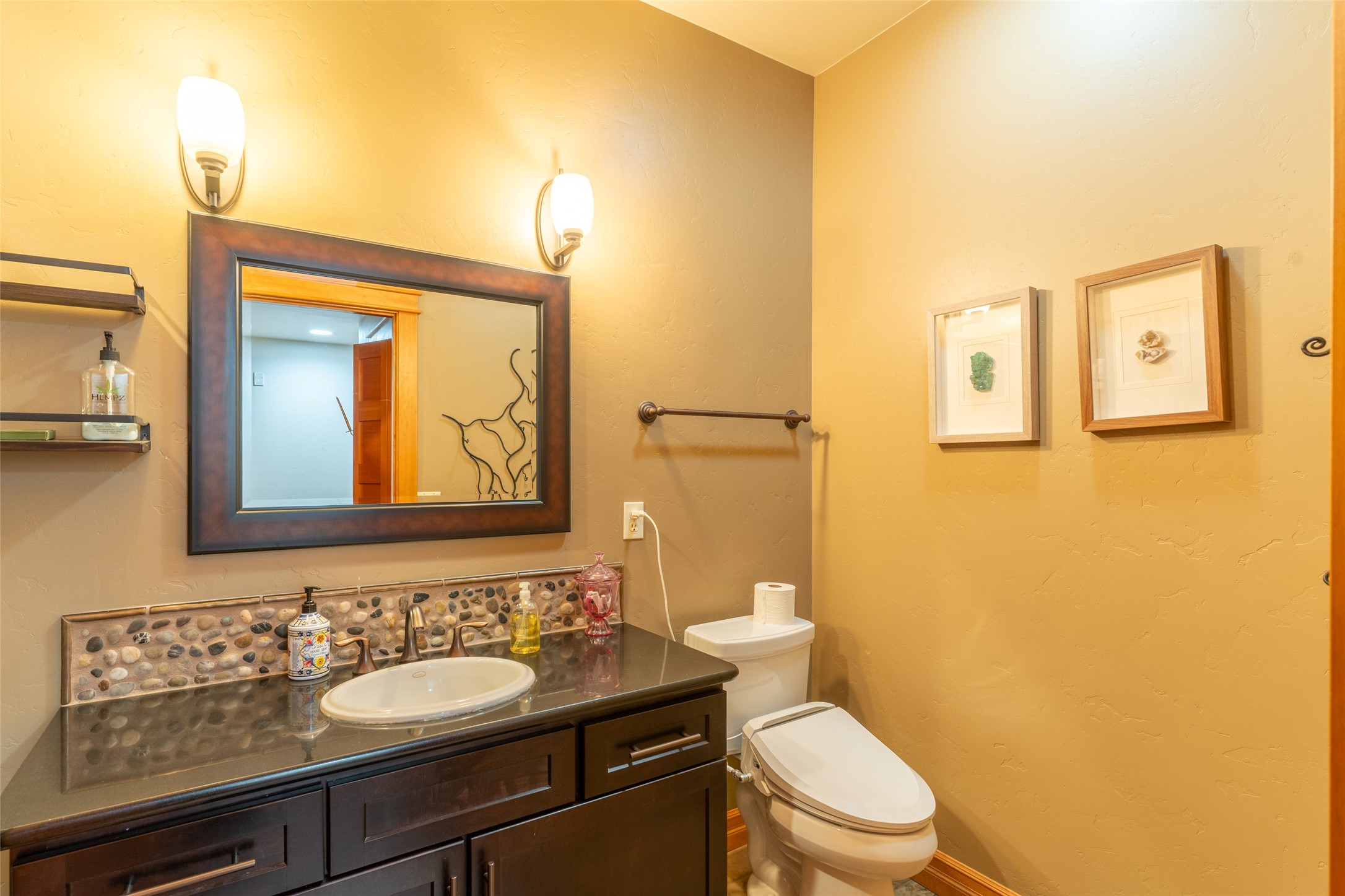 645 Woodland Place 9