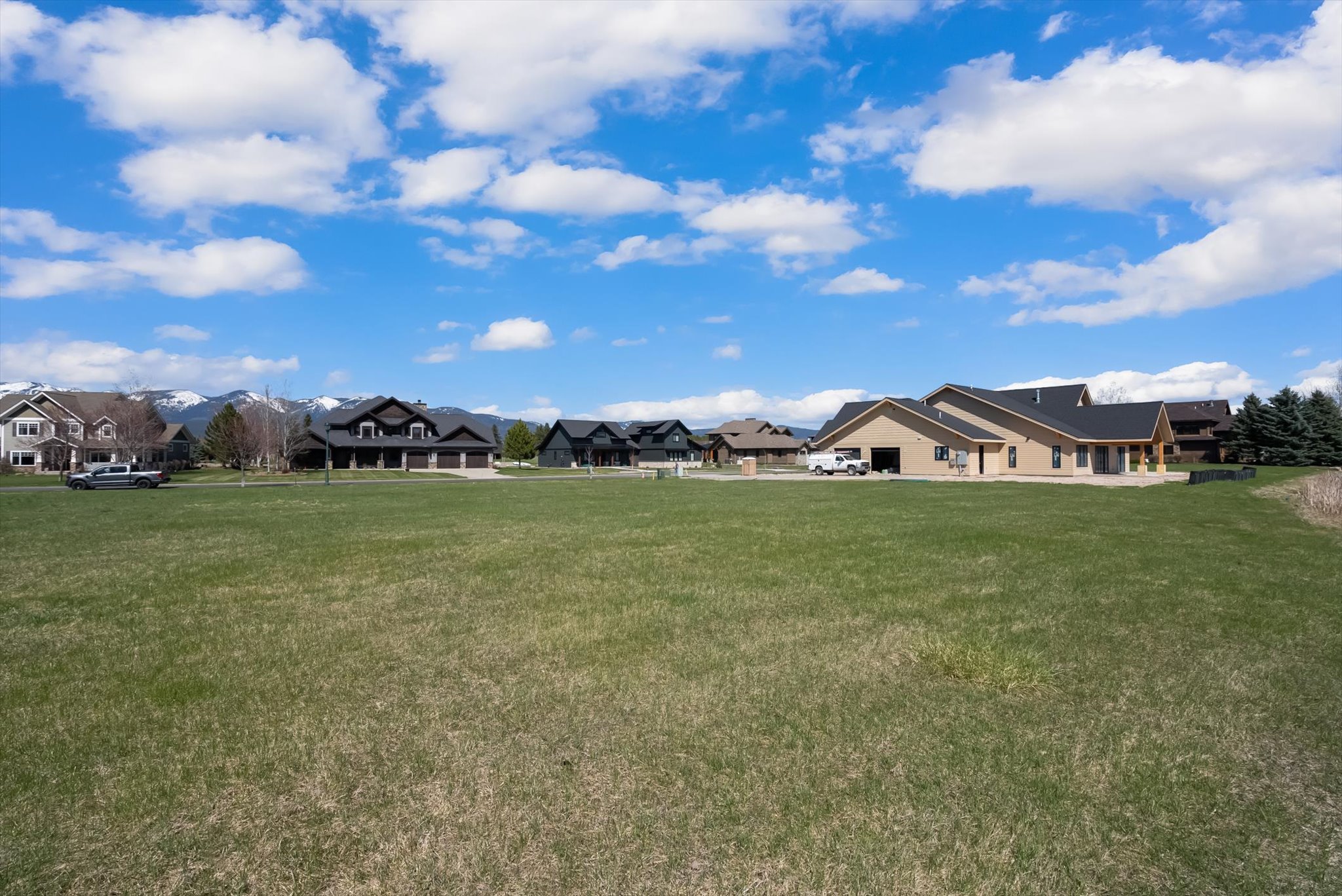 3059 River Lakes Drive