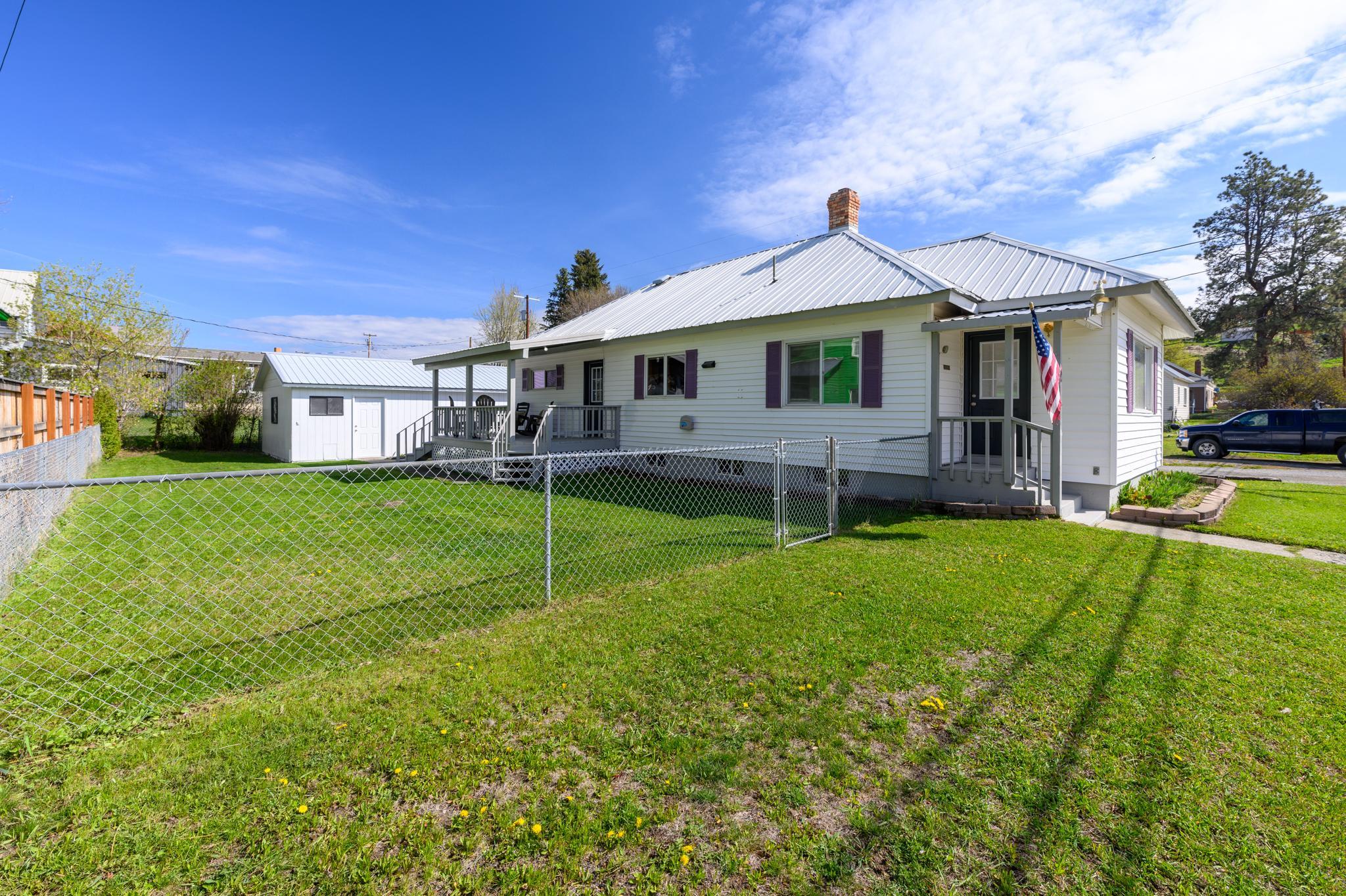 119 4th Street E
