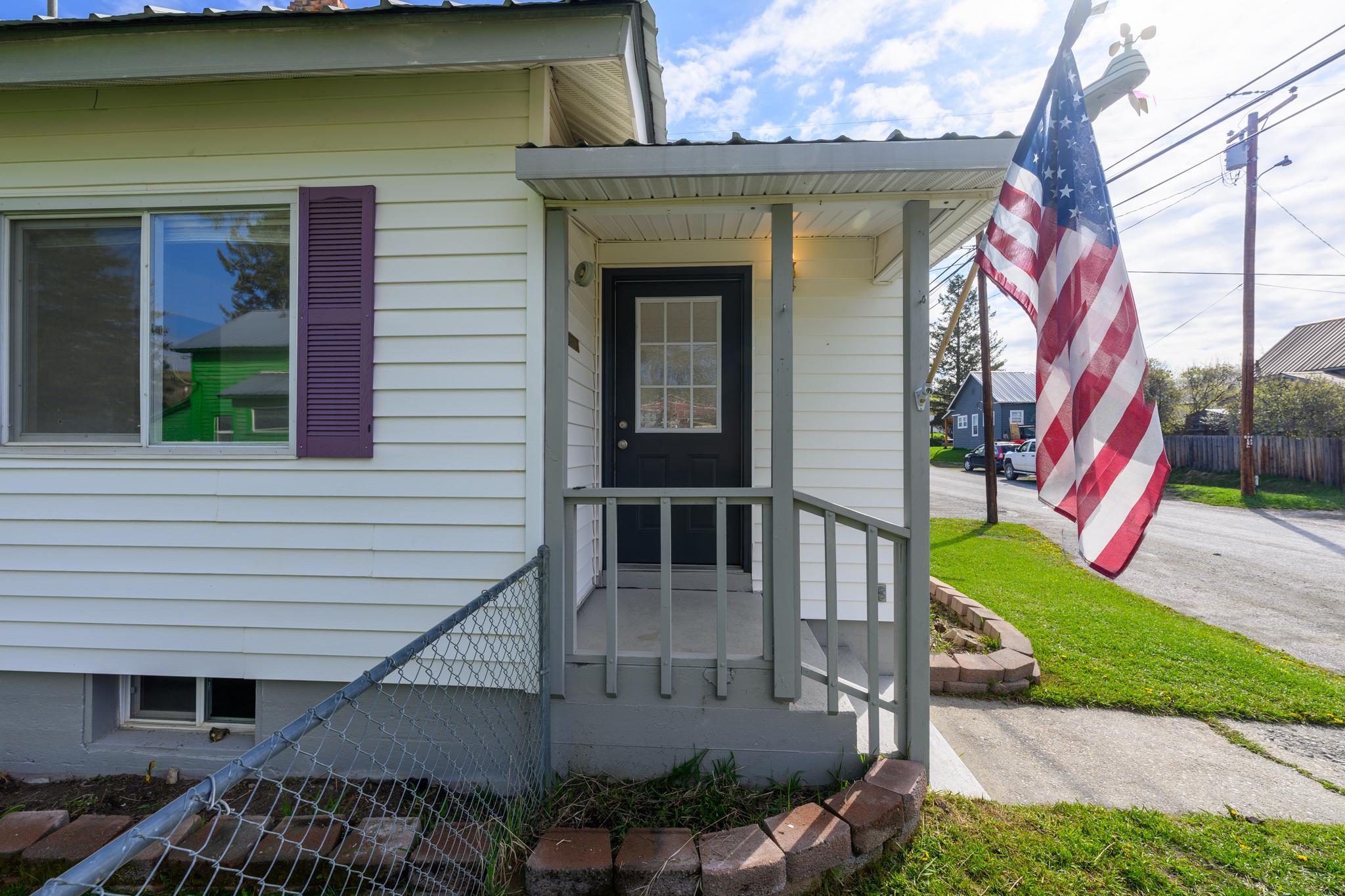 119 4th Street E