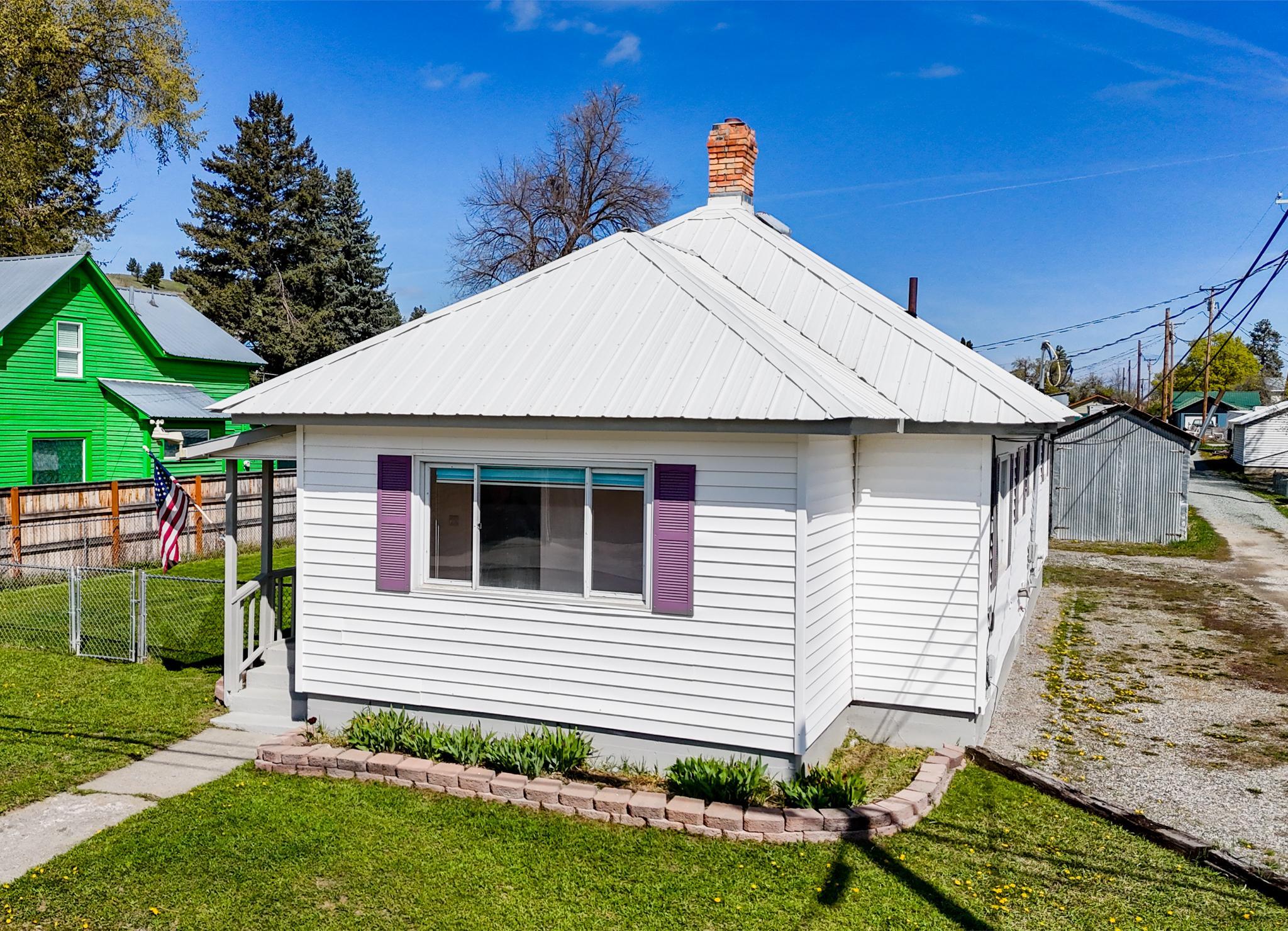 119 4th Street E