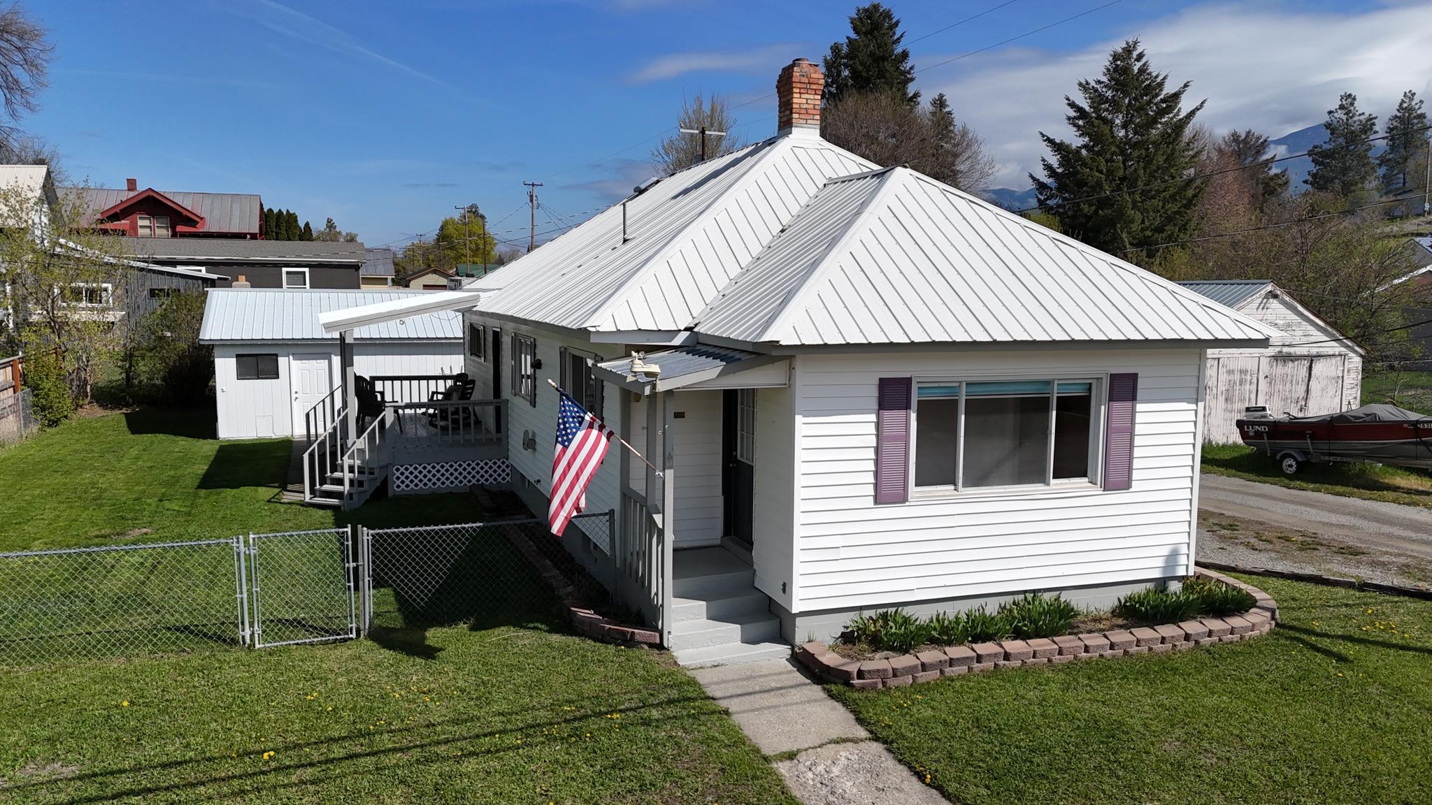 119 4th Street E