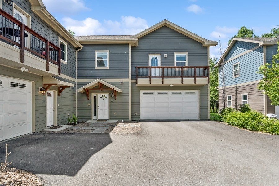 724 Edgewood Place 4A