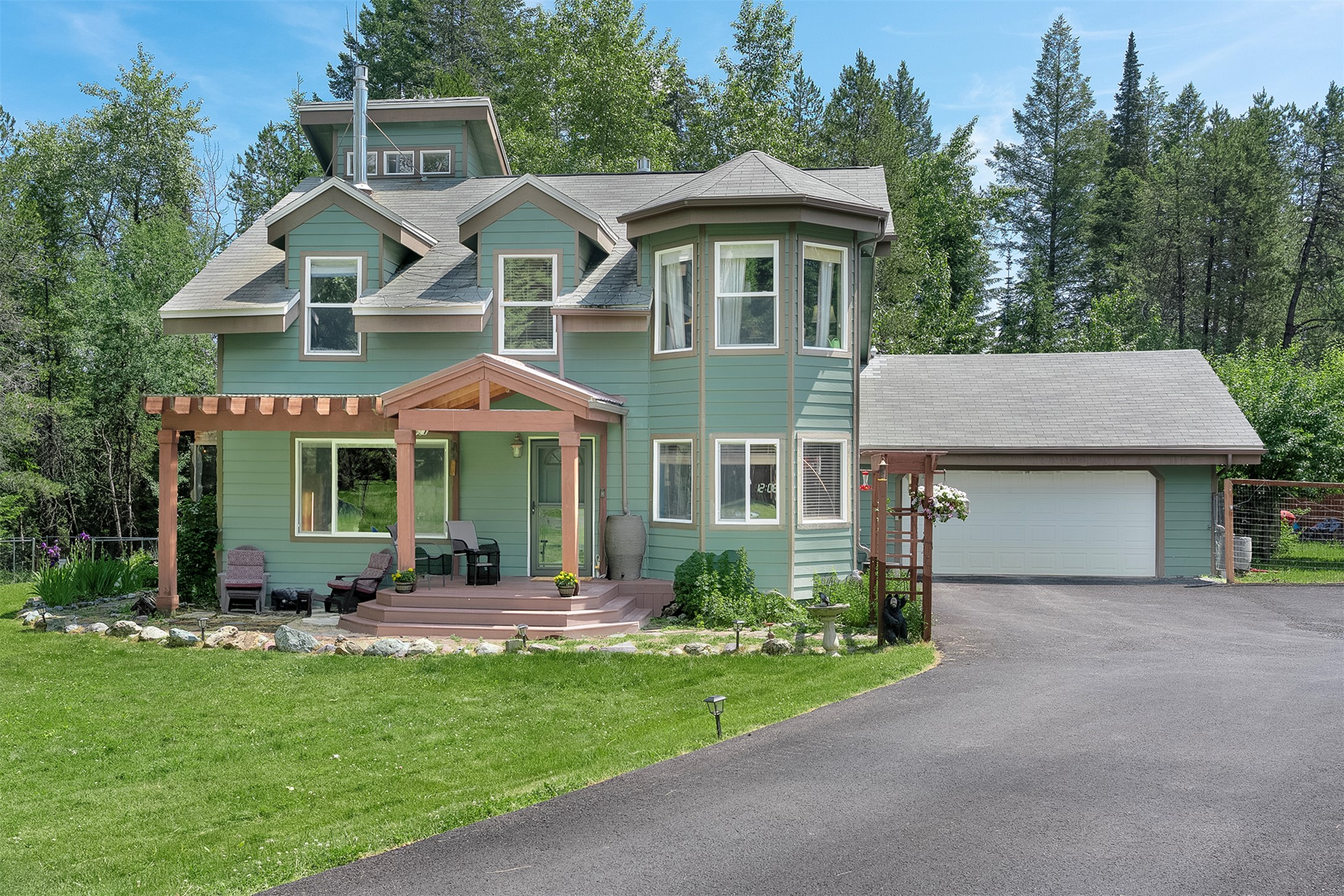 2075 Lion Mountain Loop Road