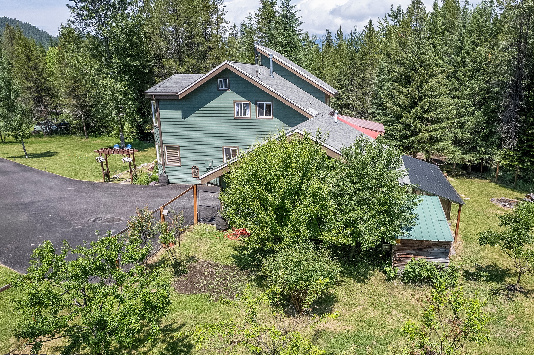 2075 Lion Mountain Loop Road