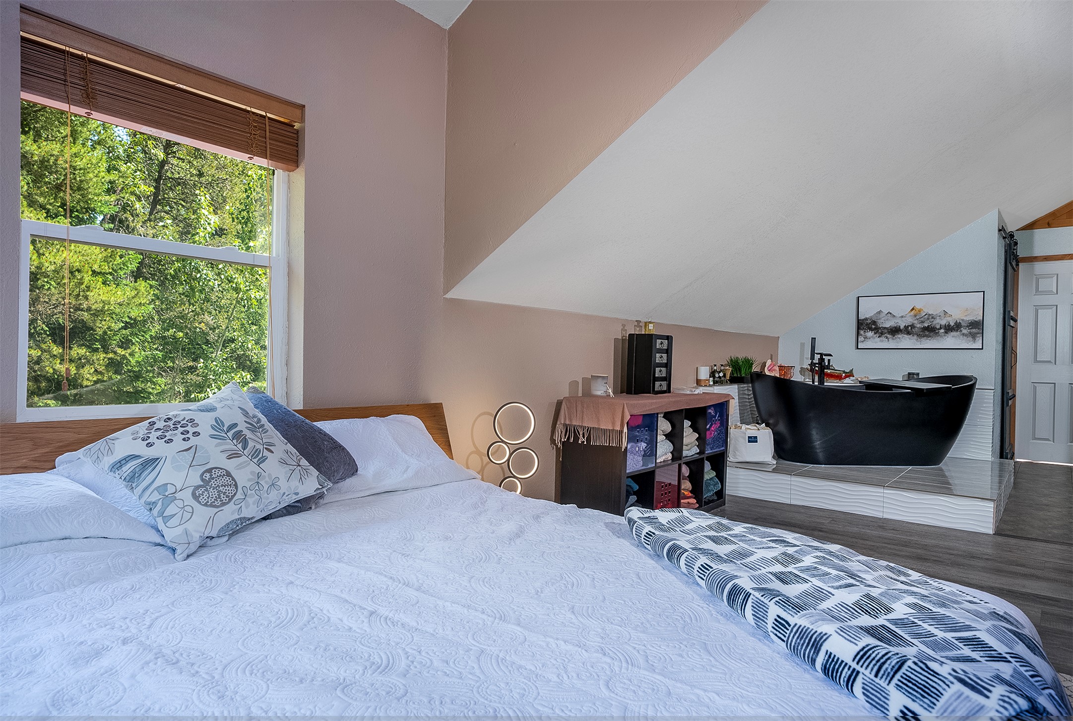 2075 Lion Mountain Loop Road