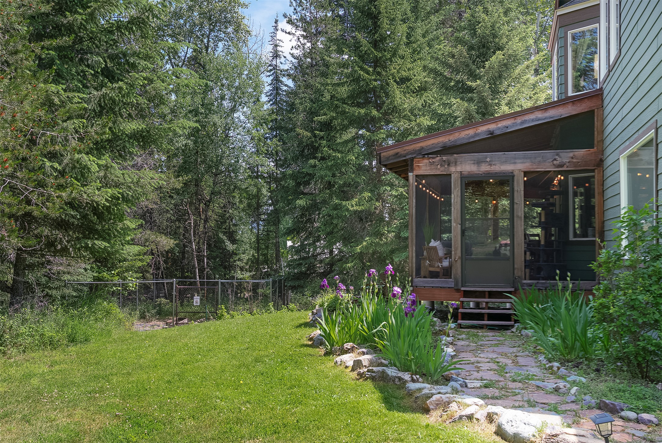 2075 Lion Mountain Loop Road