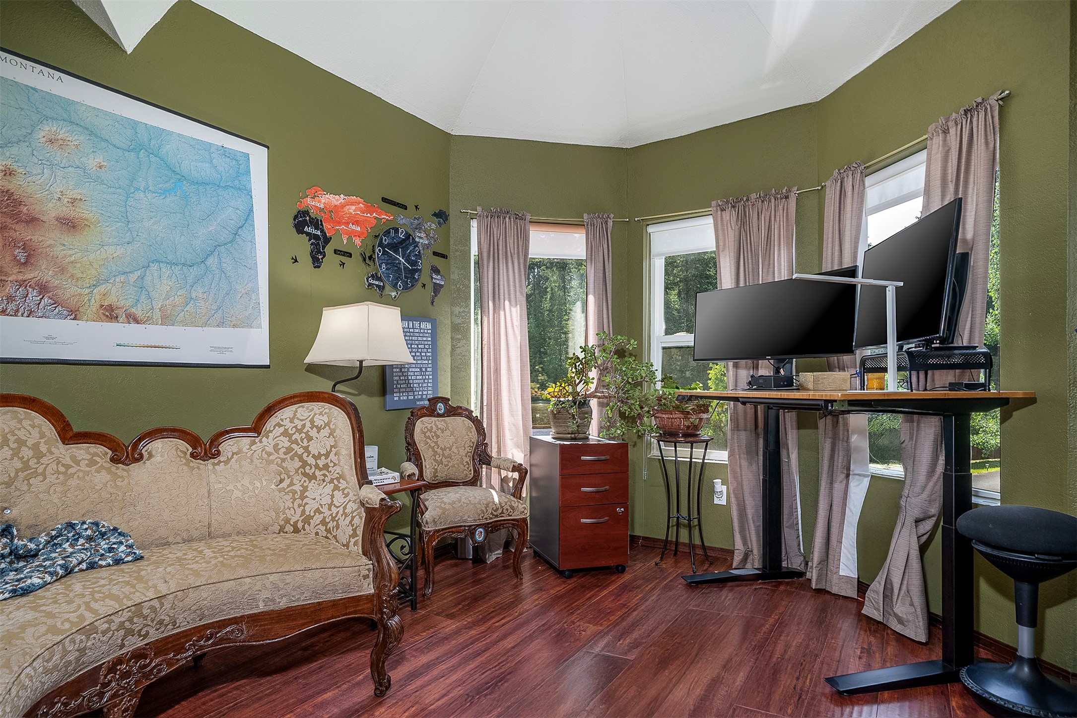 2075 Lion Mountain Loop Road