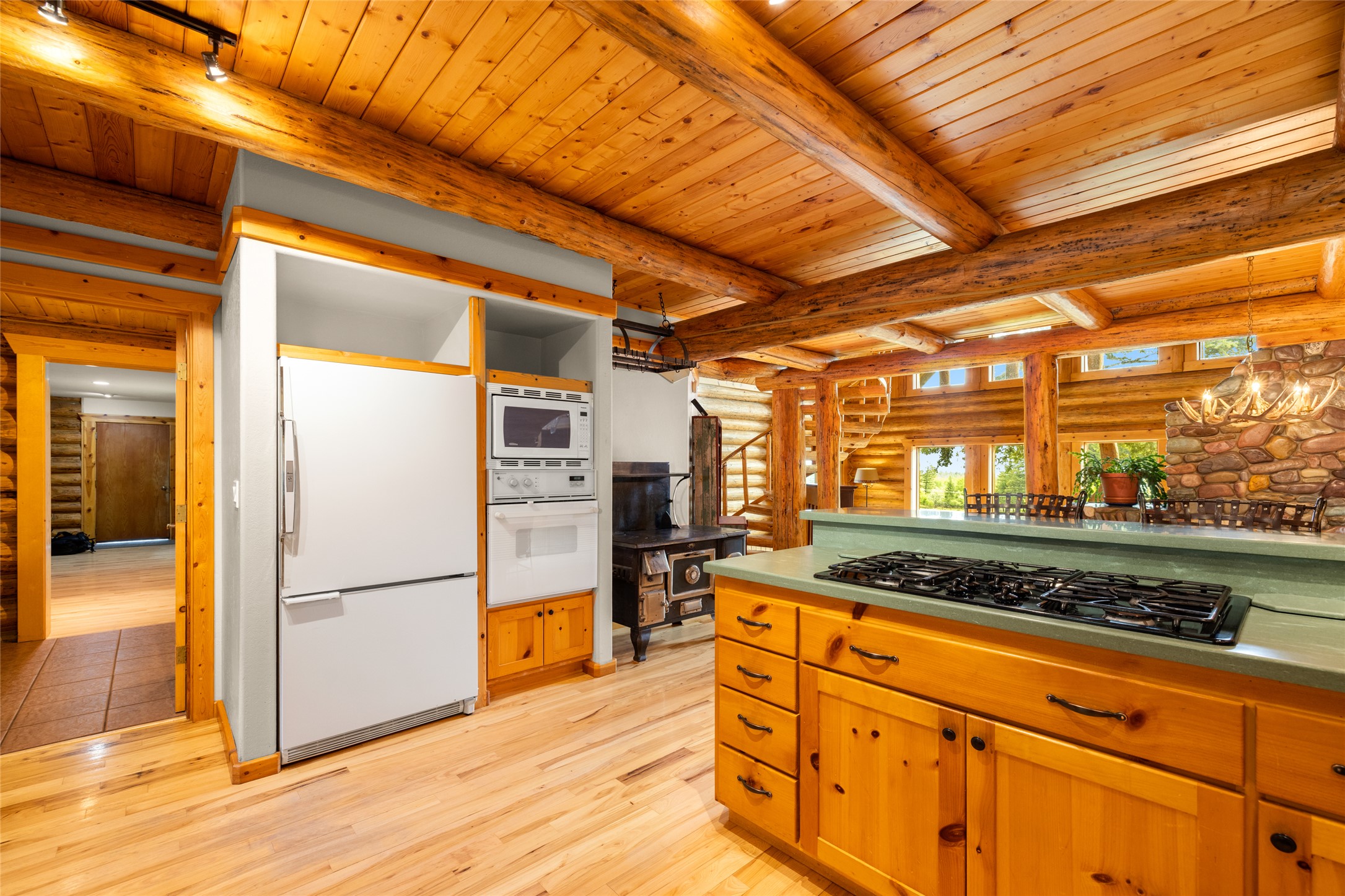 1473 Foothill Road