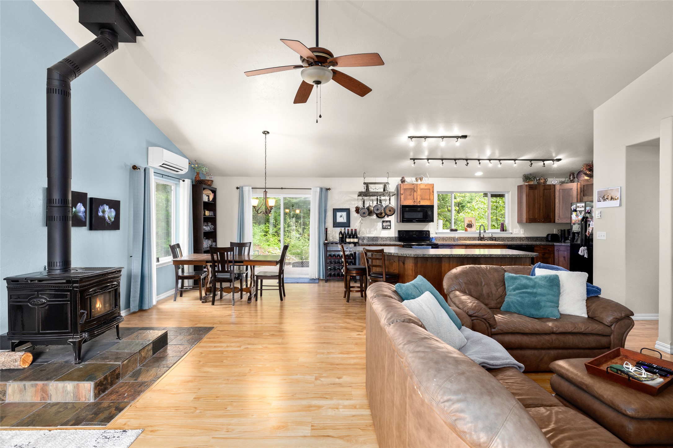 1473 Foothill Road