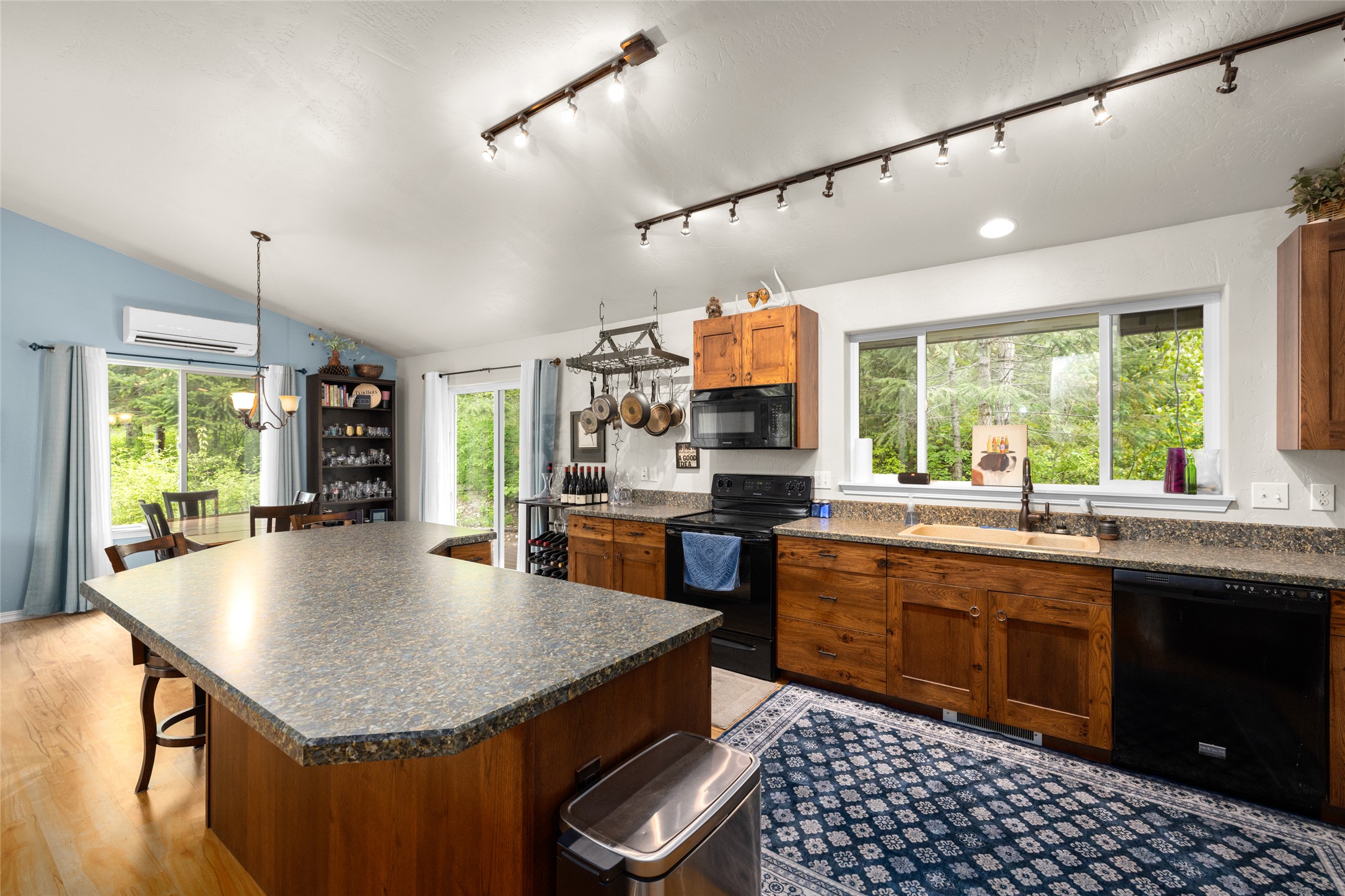 1473 Foothill Road