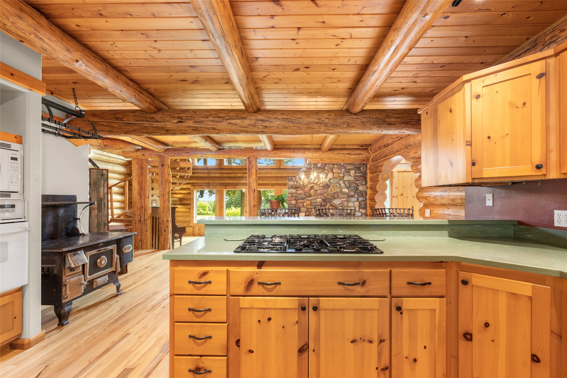 1473 Foothill Road