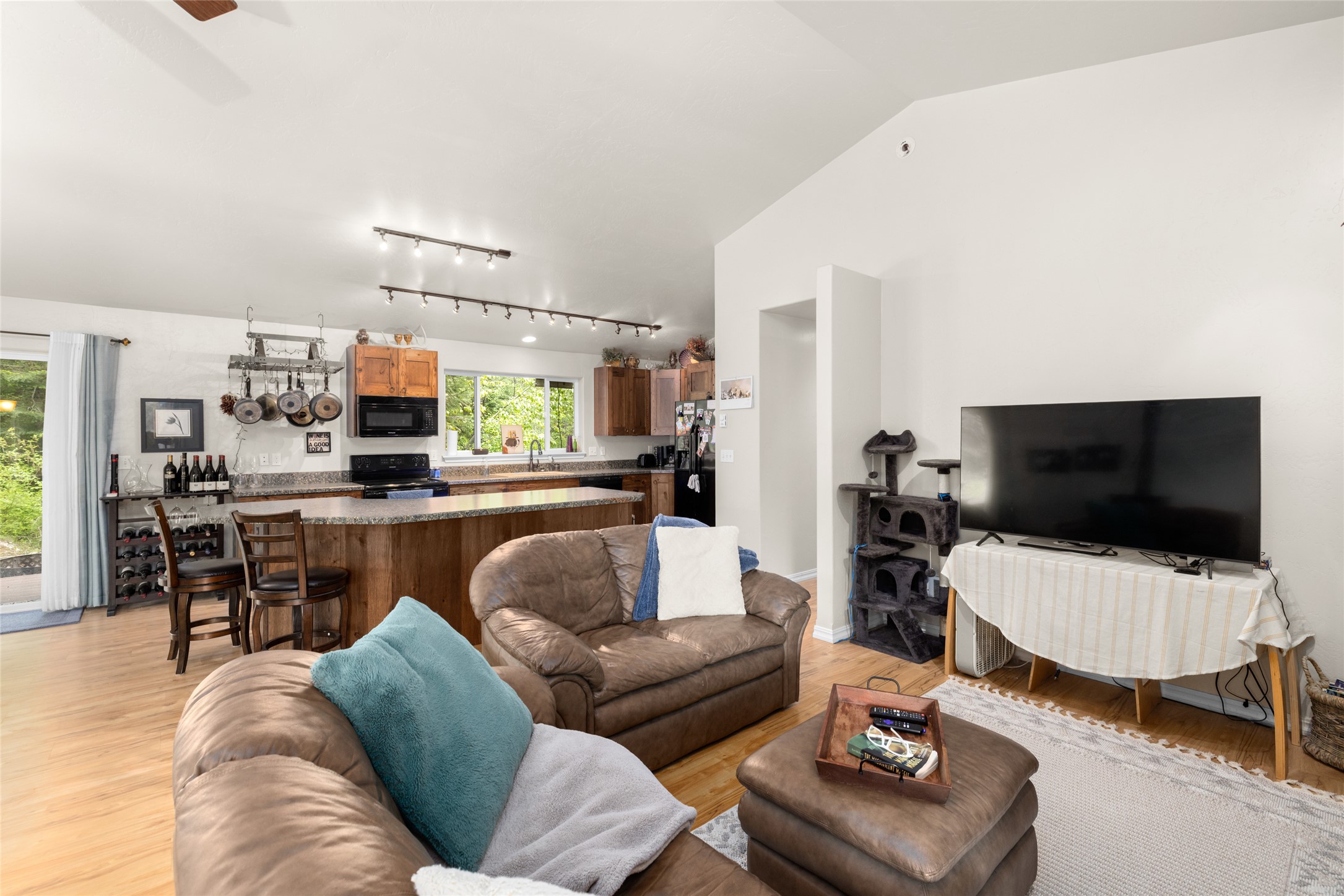 1473 Foothill Road
