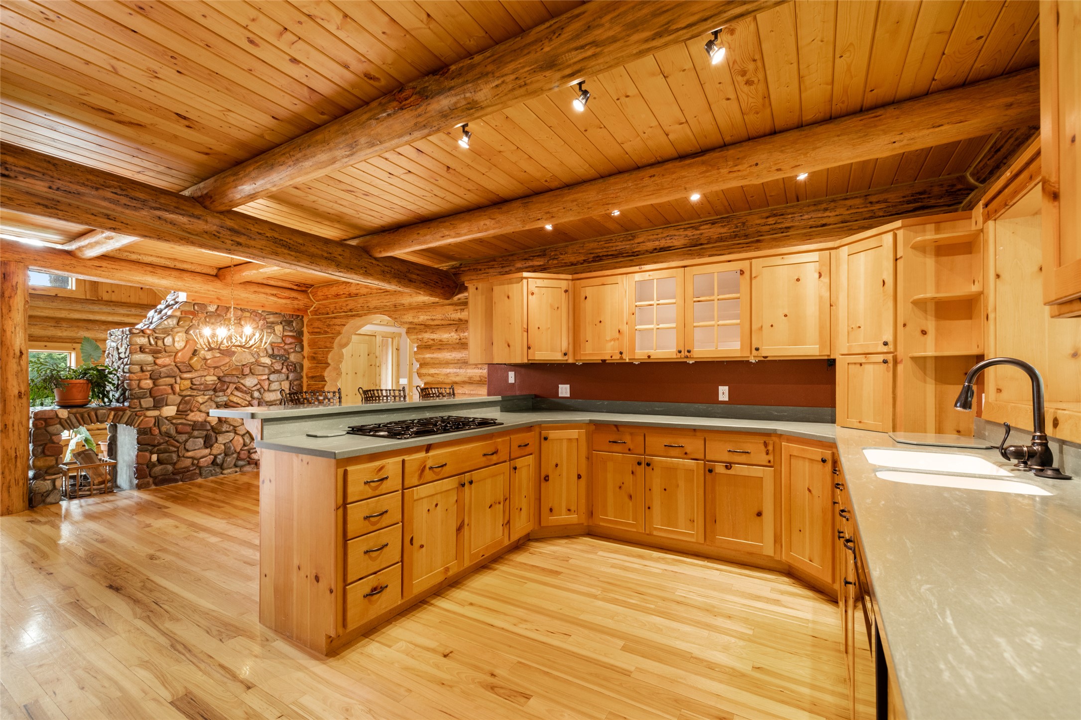 1473 Foothill Road