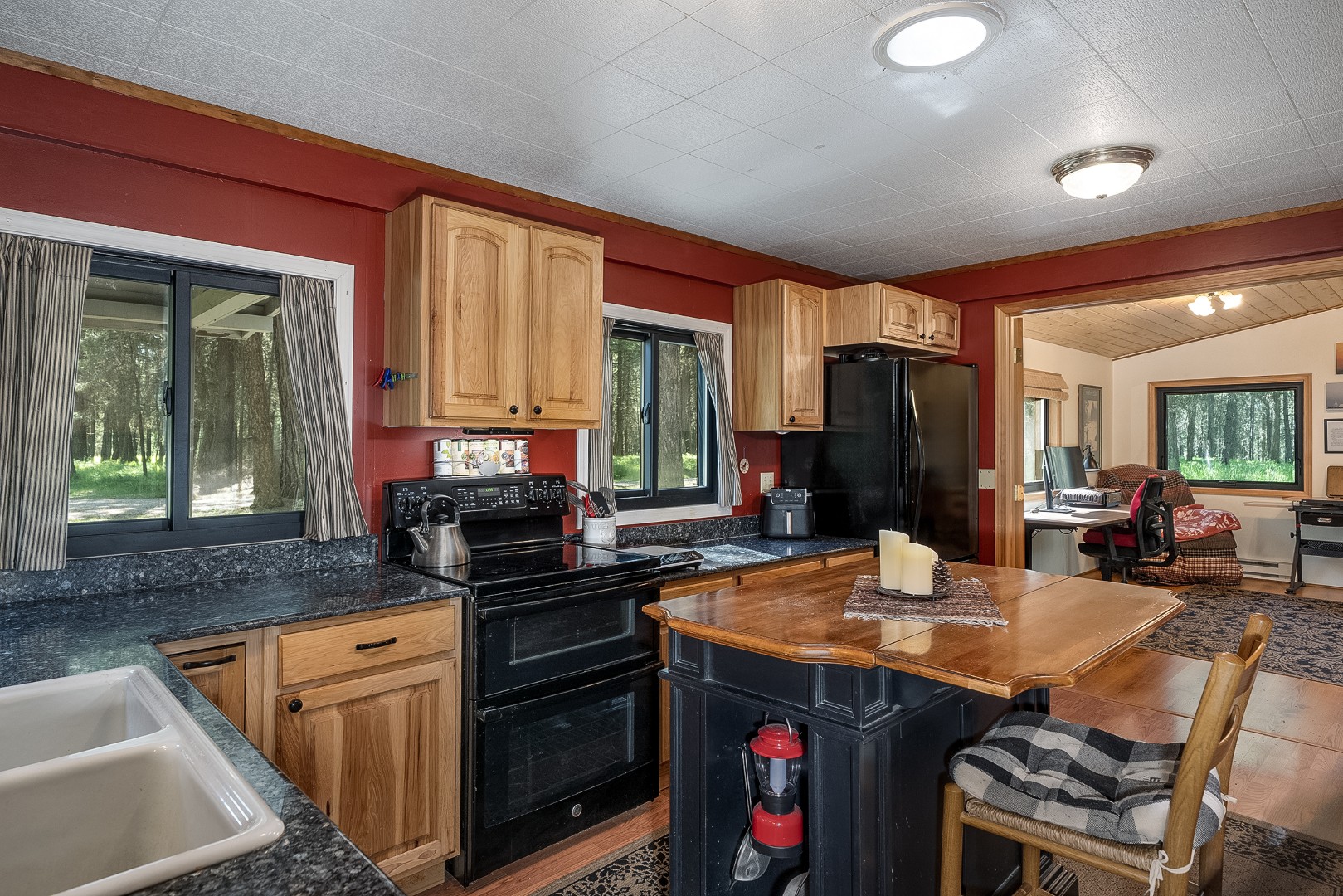 785 La Brant Road