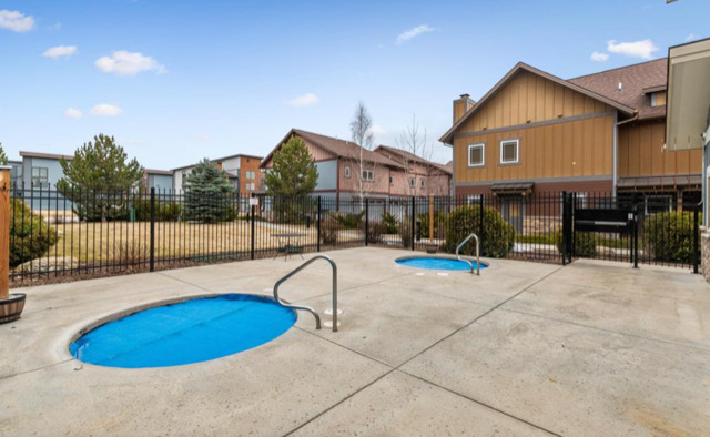 147 Hawthorne Court B