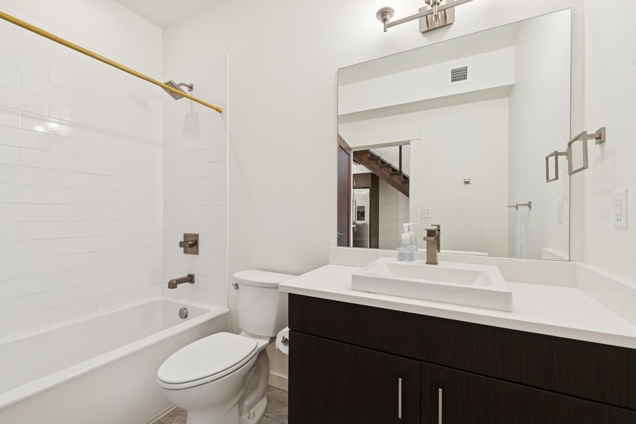 147 Hawthorne Court B