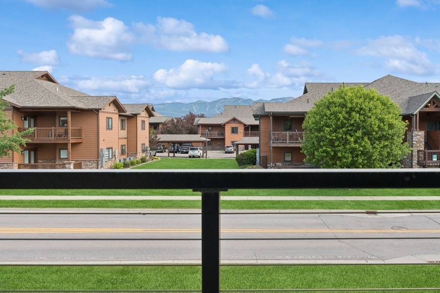 147 Hawthorne Court B