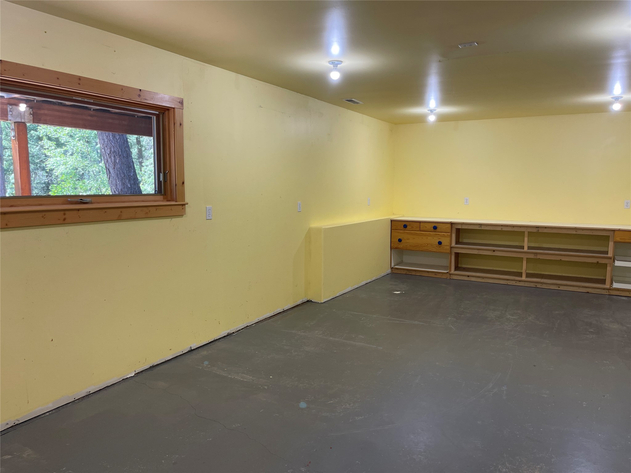 2506 E Lakeshore Drive 1