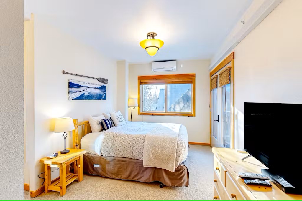 3832 Tamarack Avenue 2B