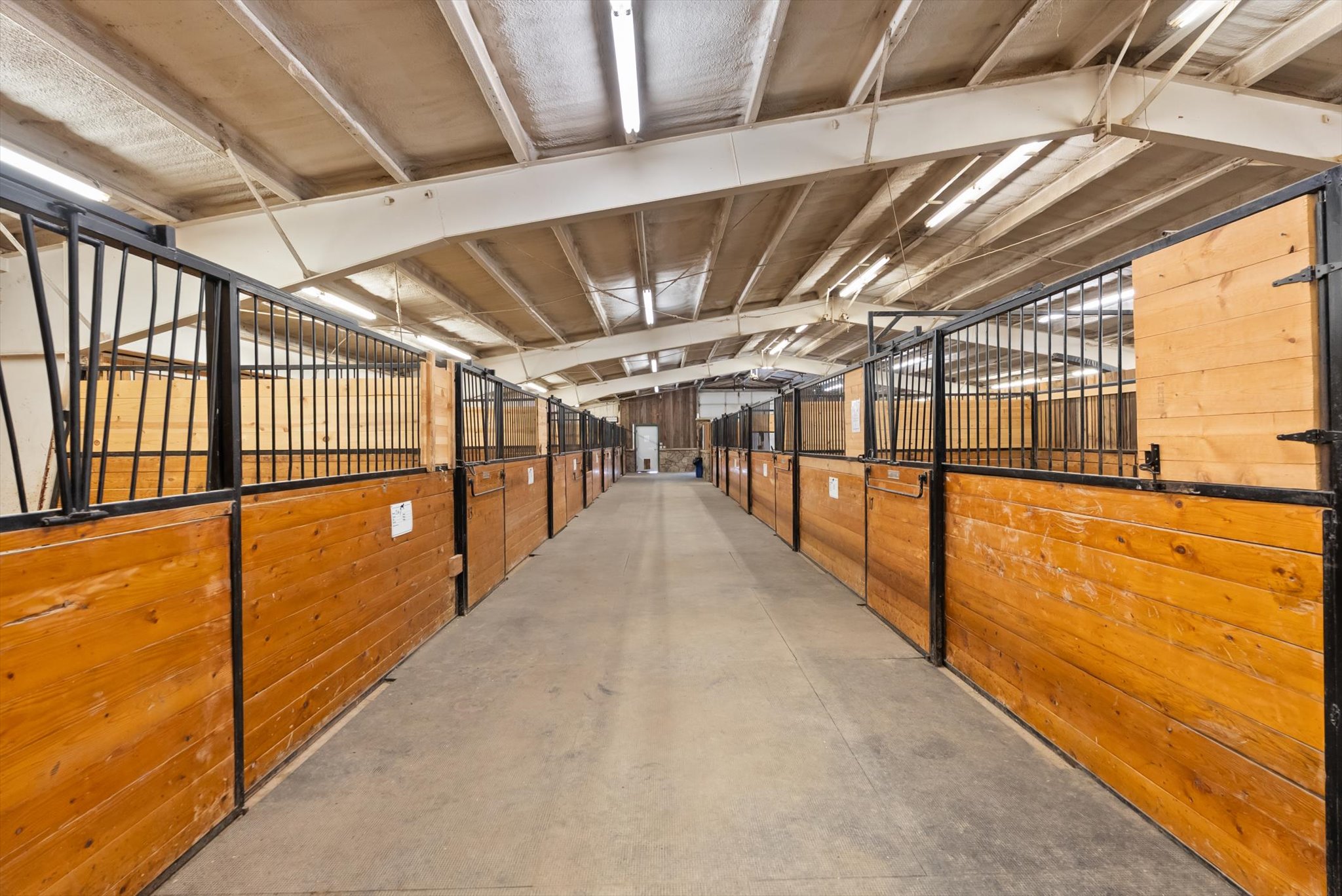 555 & 561 Twin Bridges Road