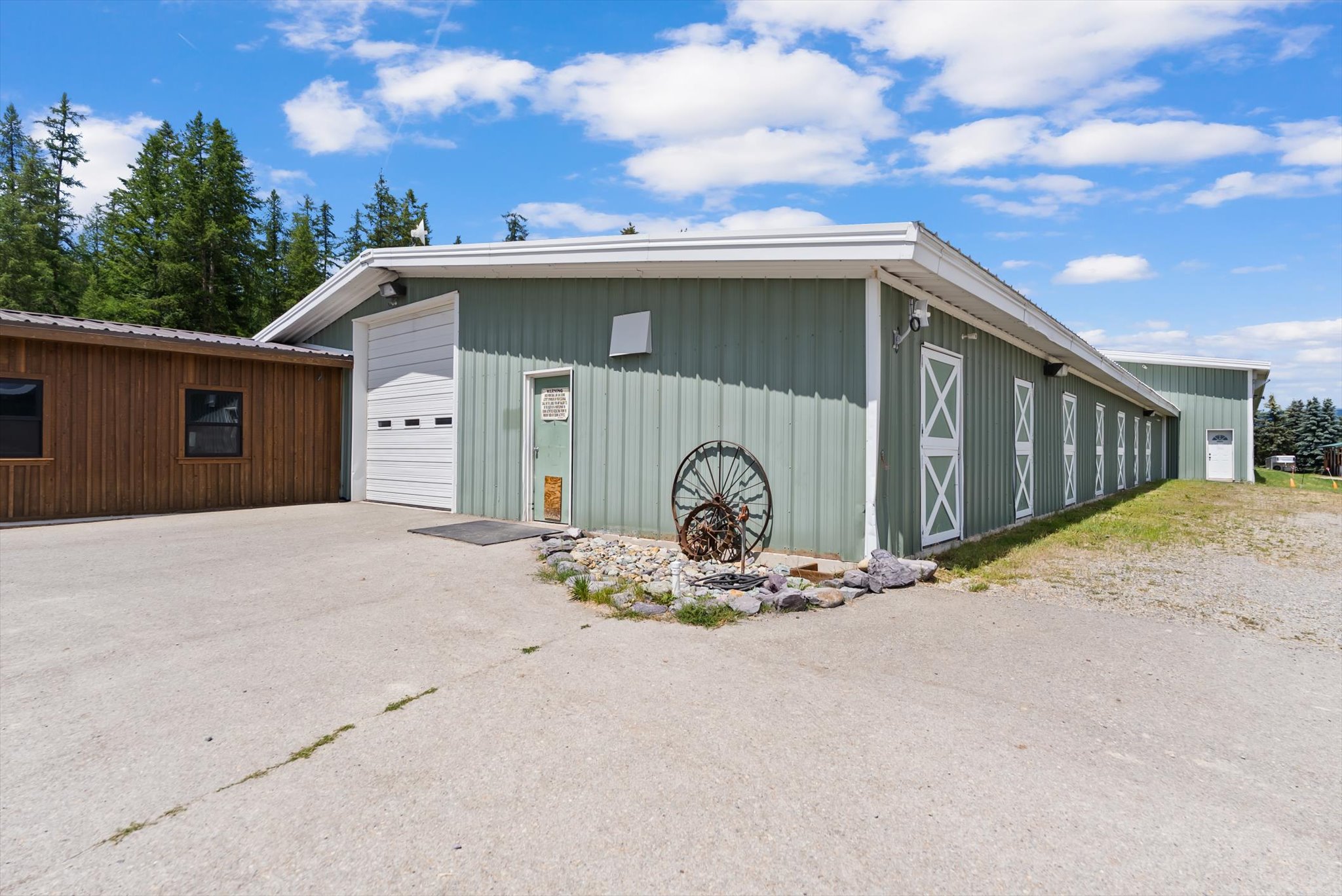 555 & 561 Twin Bridges Road