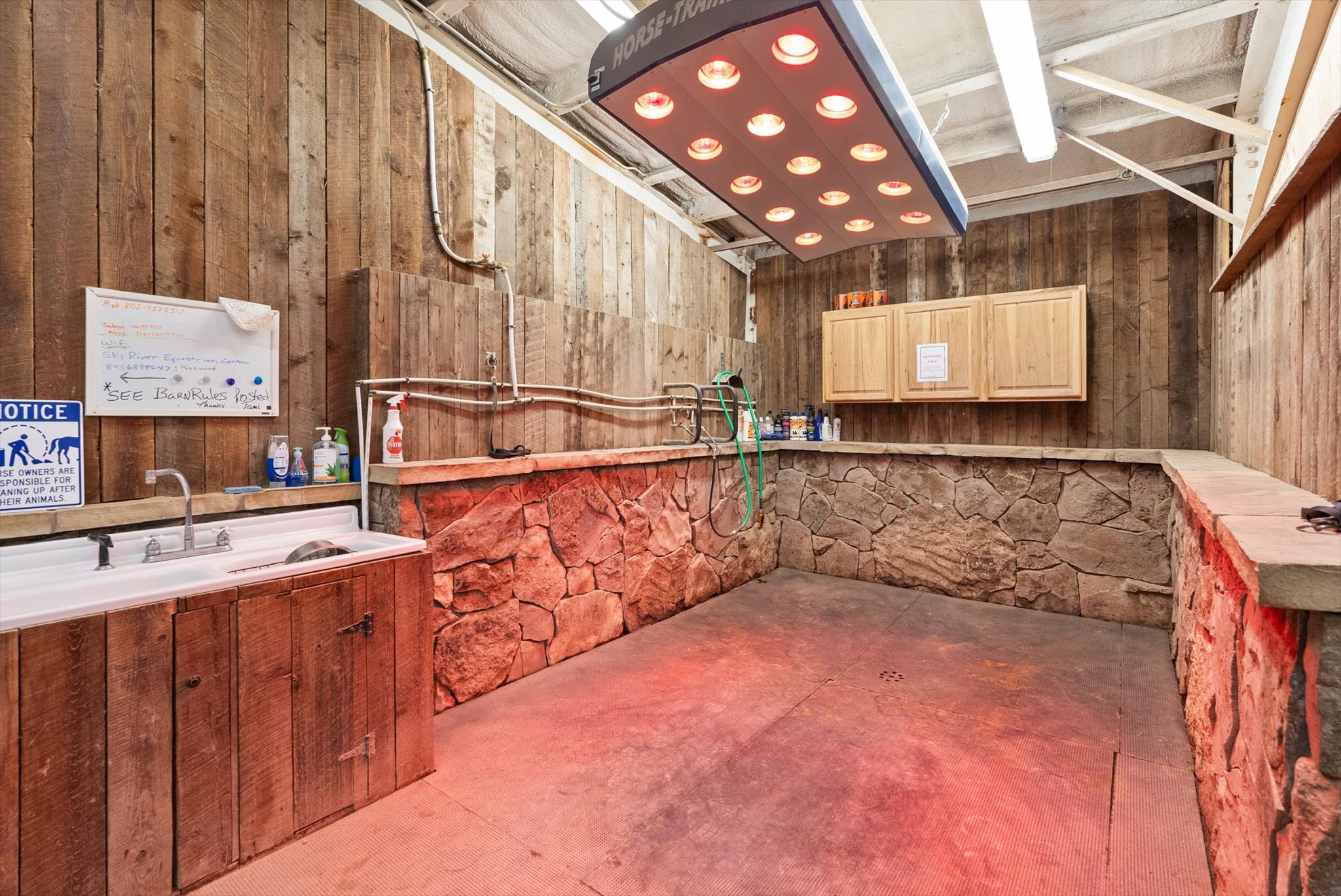 555 & 561 Twin Bridges Road