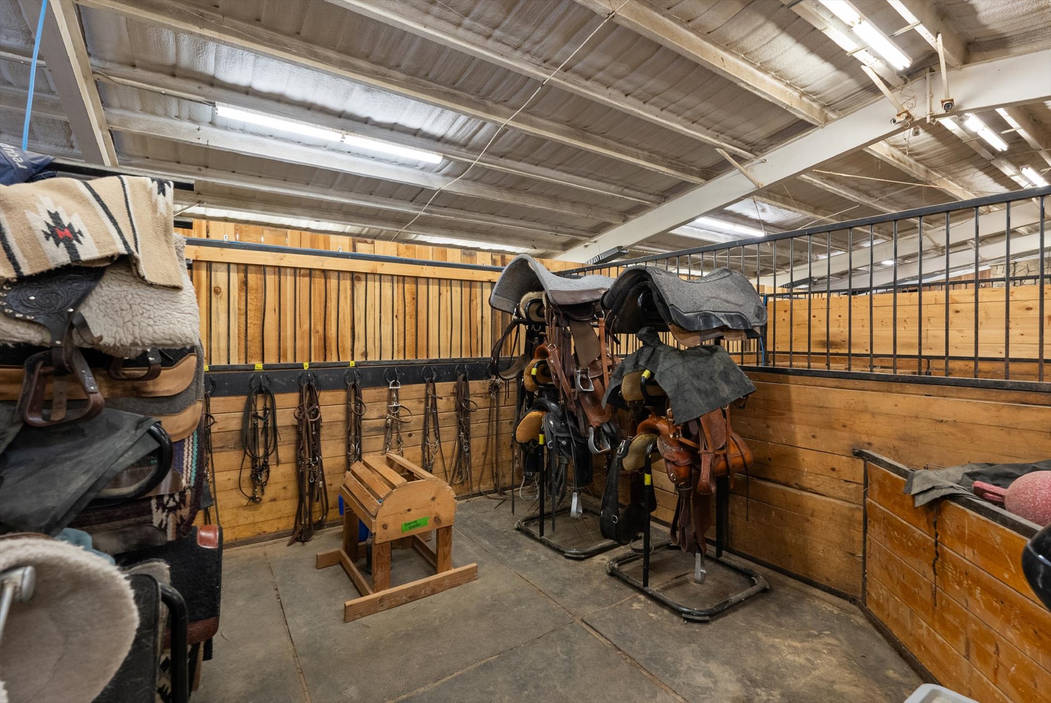 555 & 561 Twin Bridges Road