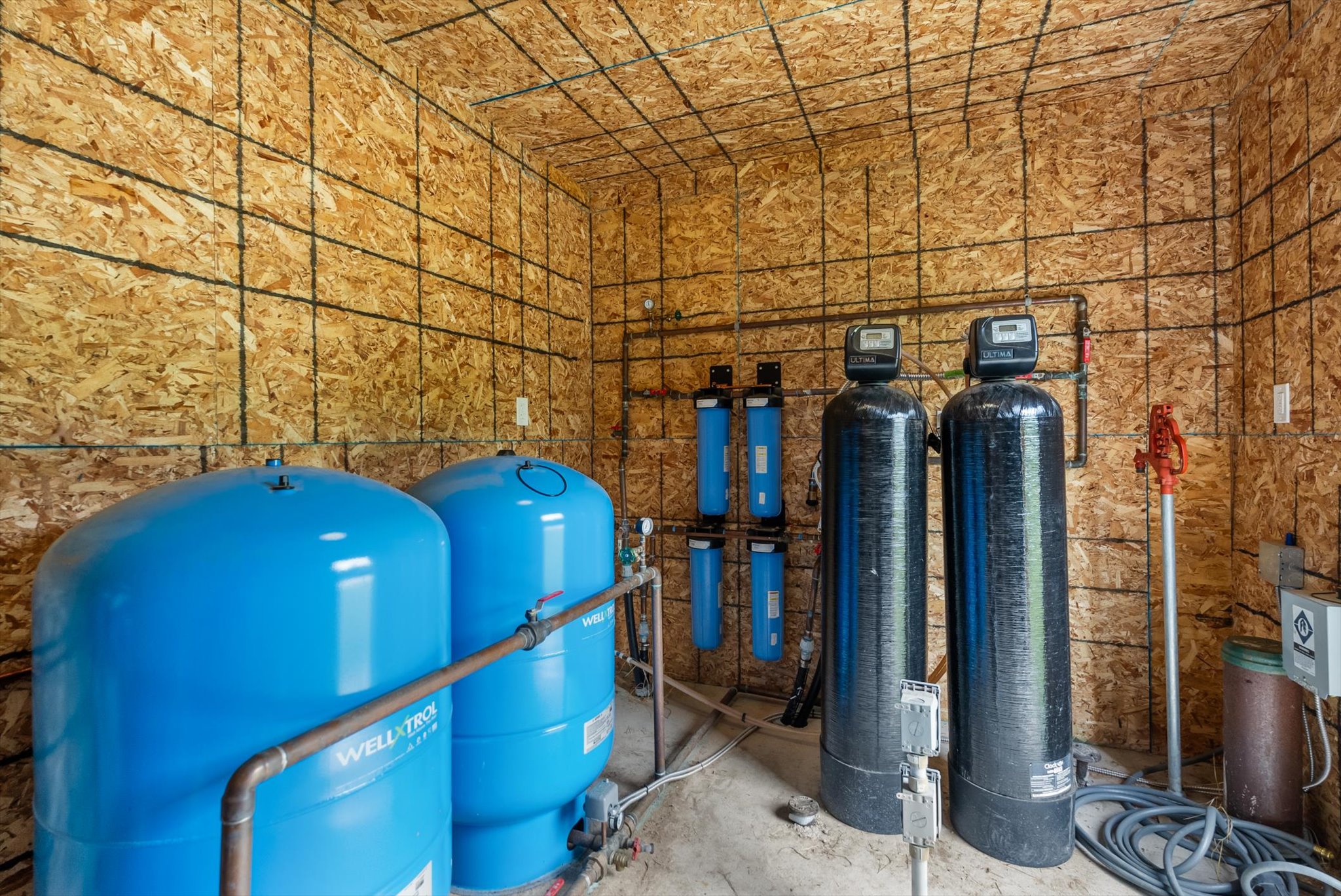 555 & 561 Twin Bridges Road