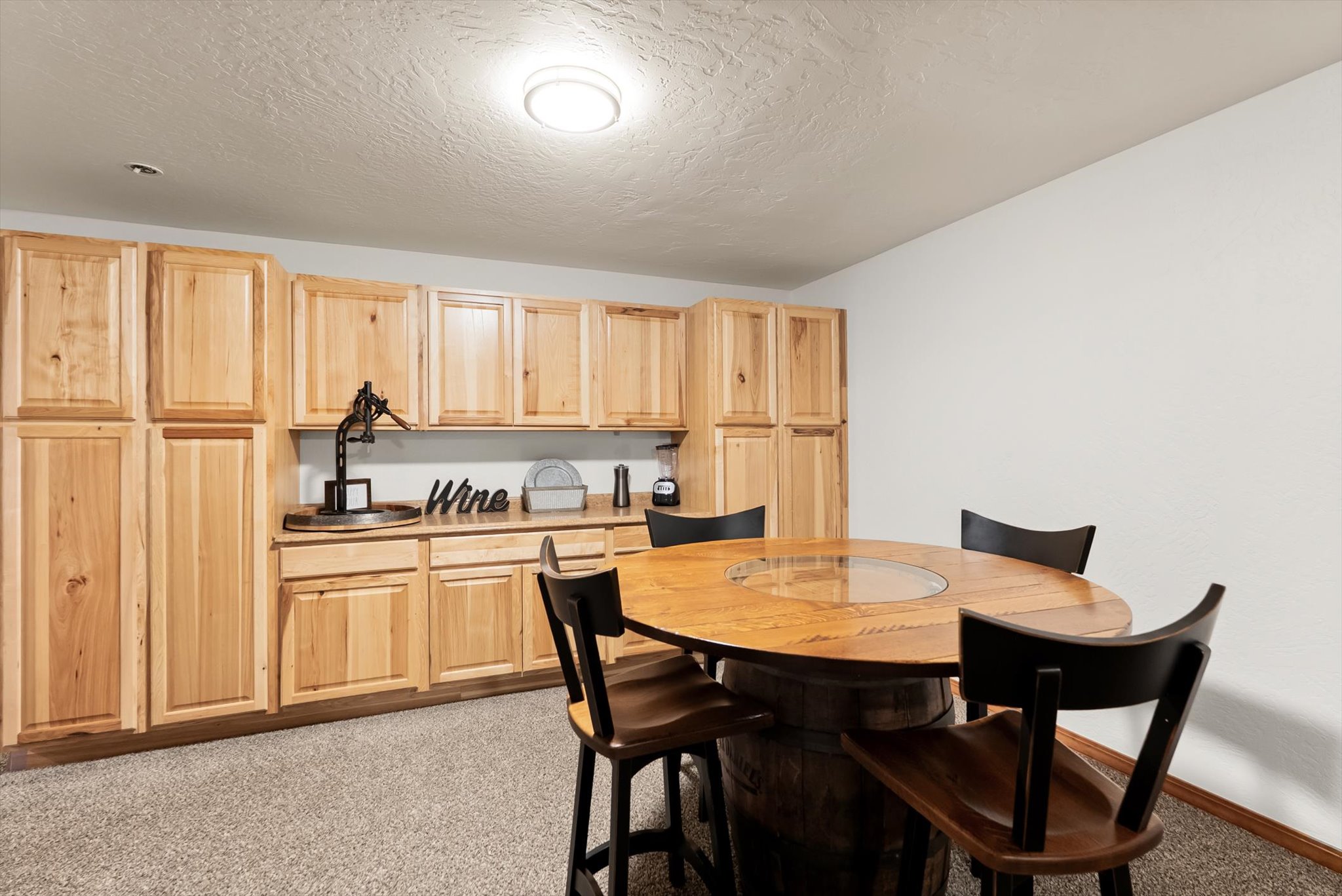 555 & 561 Twin Bridges Road