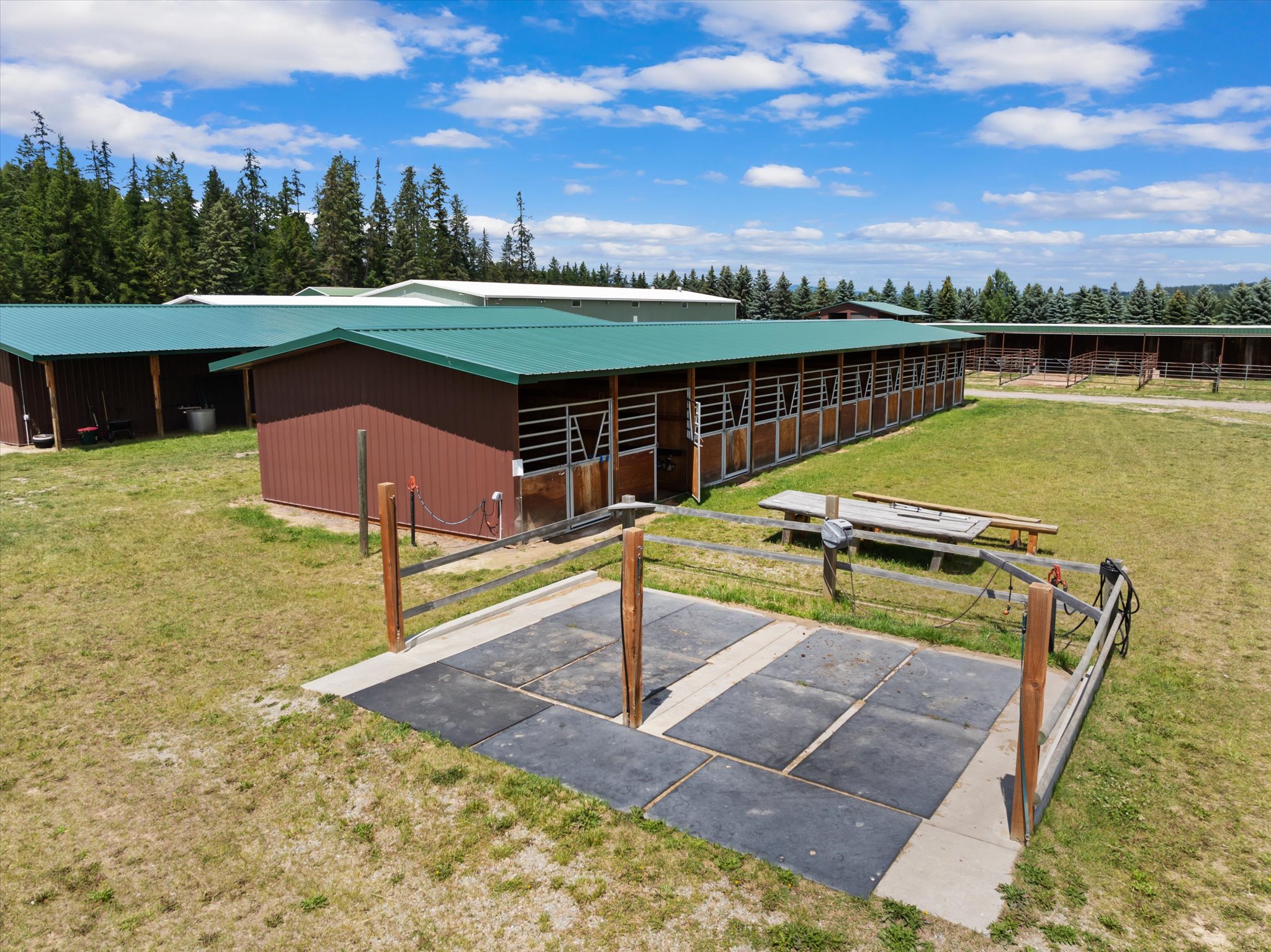 555 & 561 Twin Bridges Road