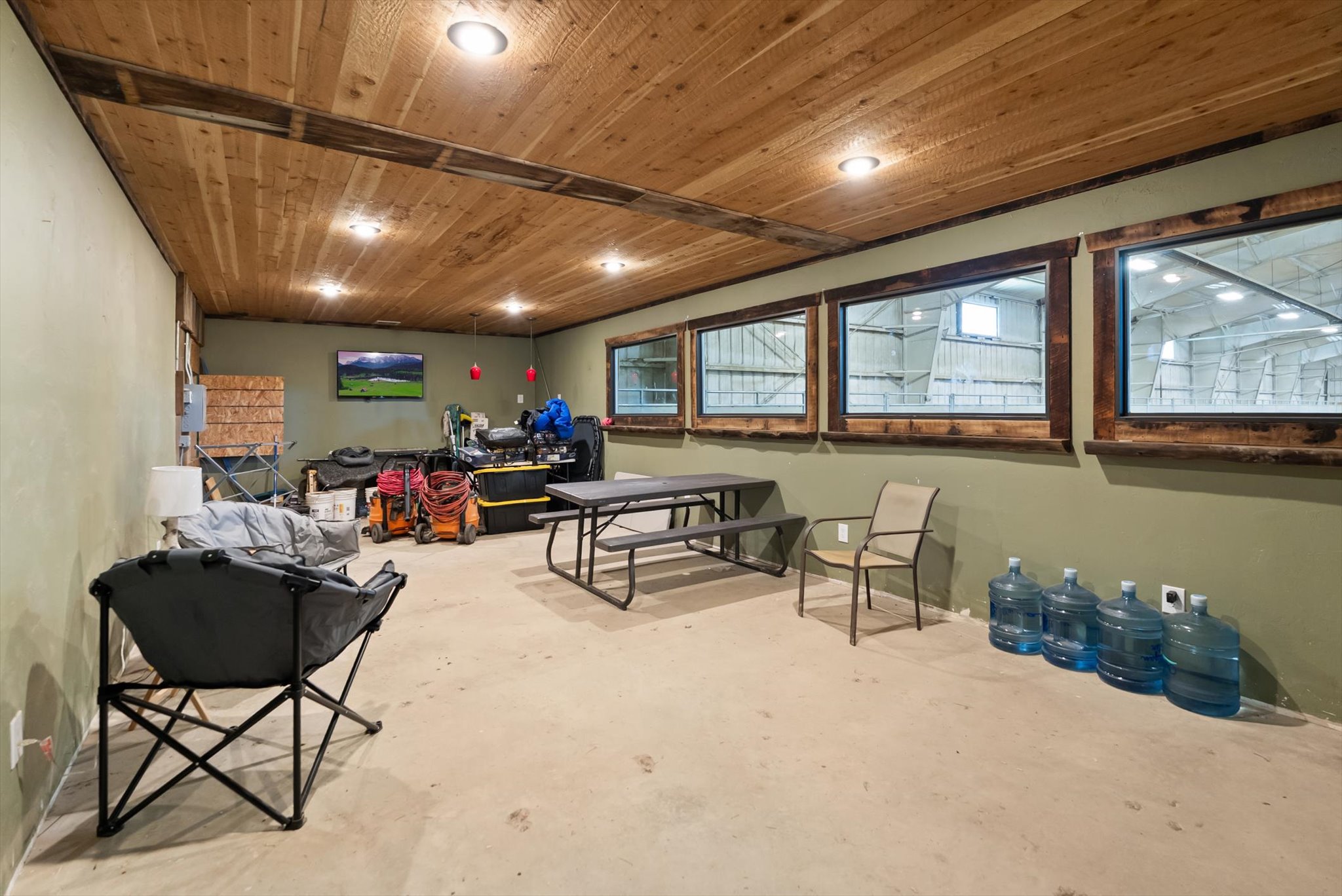 555 & 561 Twin Bridges Road